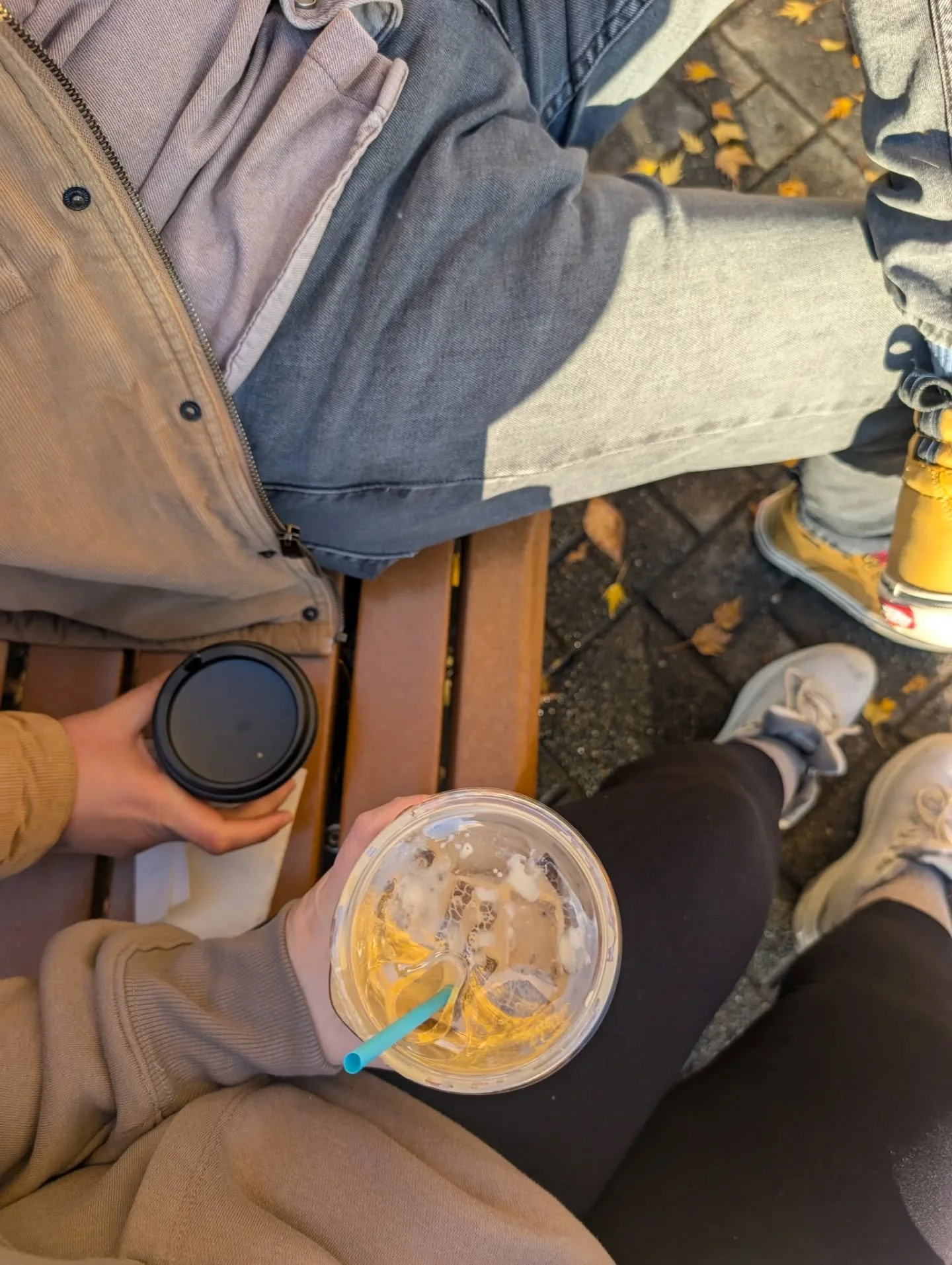 Last couple days of vacay 🍂 Leavenworth was one of the best parts of the trip! I'm glad we got to experience it at the end. We WILL be going back! (Plus a couple Halloween shots 🖤)

As a reminder I'm still off until Friday even though I'm back in O