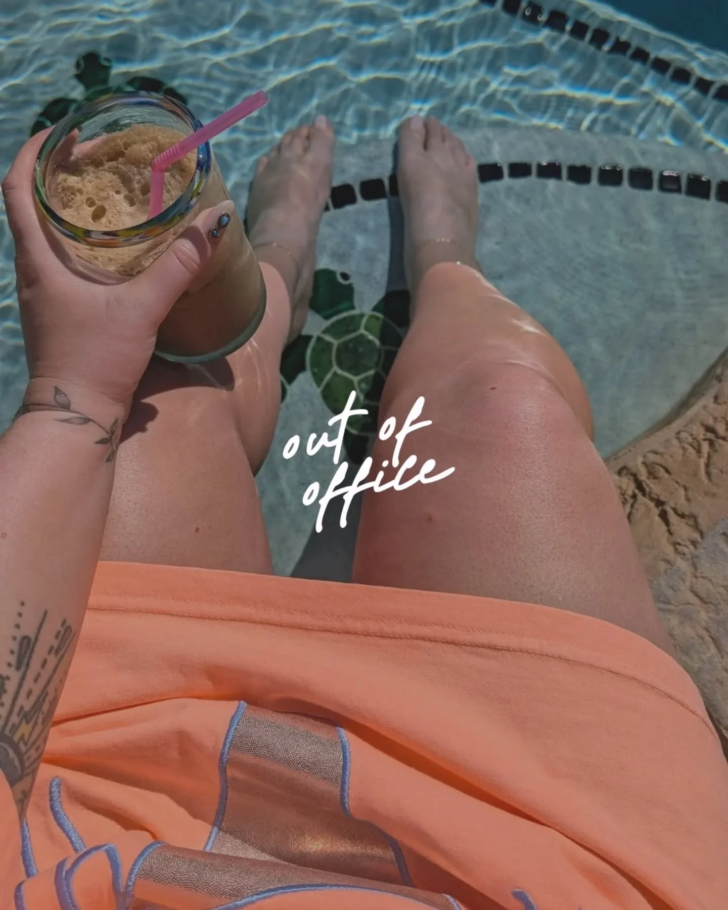 I'll be ~away~ over Memorial Day weekend &amp; unavailable for work-related things from 5/21-5/26 🫰 as always, I'll still be active in my stories. You can still chat, just don't talk to me about work stuff 🤷🏼&zwj;♀️
