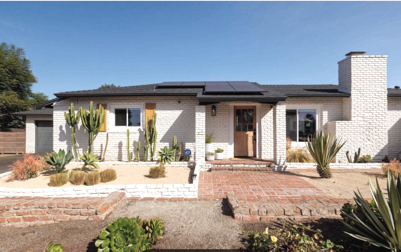 $2,605,000 |
4350 Highland Drive Carlsbad, CA 92008 |
Represented Buyer and Seller