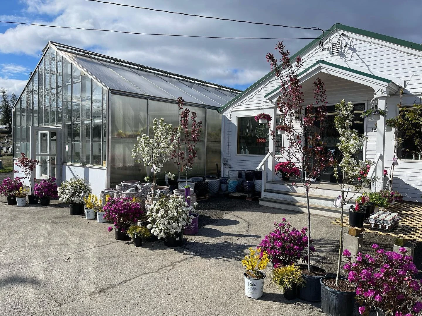 Riverside Greenhouses & Florist