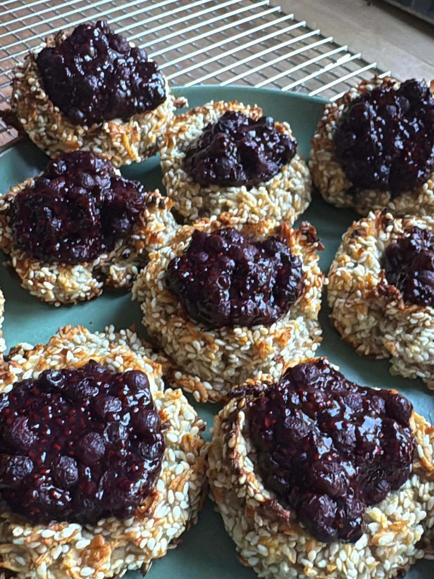 Sesame Blueberry Banana thumbprint cookies! Yes it is blueberry season in Maine. 🫐 Yes -they are flourless, gf, df, refined sugar free and easy to make. Only 4ish ingredients. And really good. If you&rsquo;d like the recipe, sign up for my newslette