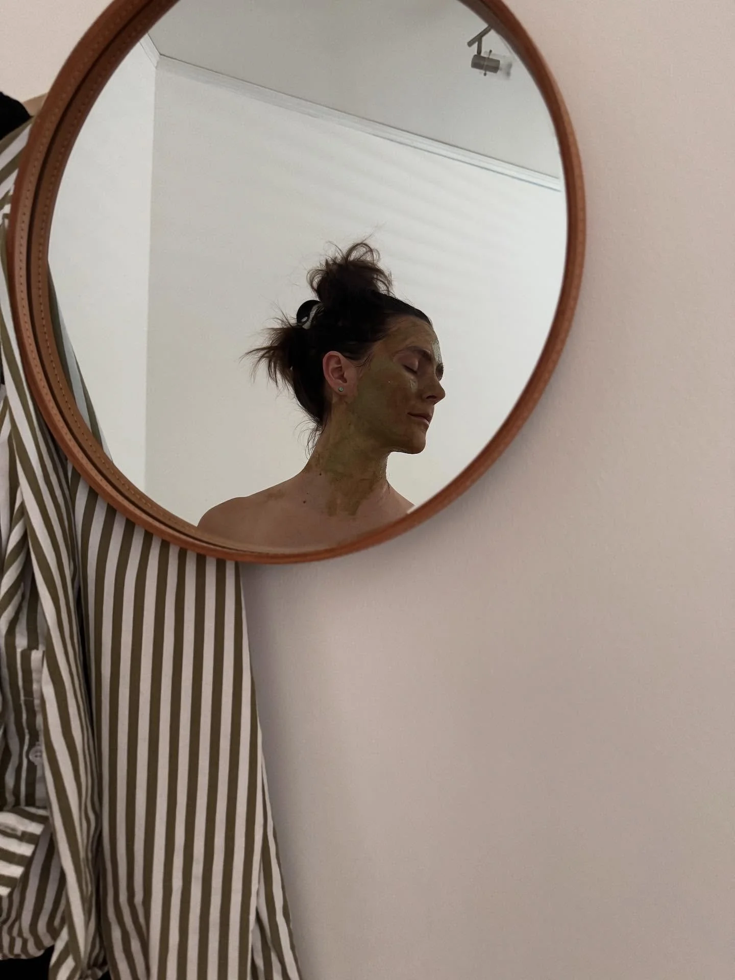 Fall season is the perfect time to deeply and gently exfoliate your skin. Each season serves as a reset, a time to look inward and make adjustments if needed. If your skin is starting to look dry or fine lines are showing up from a sun kissed summer,