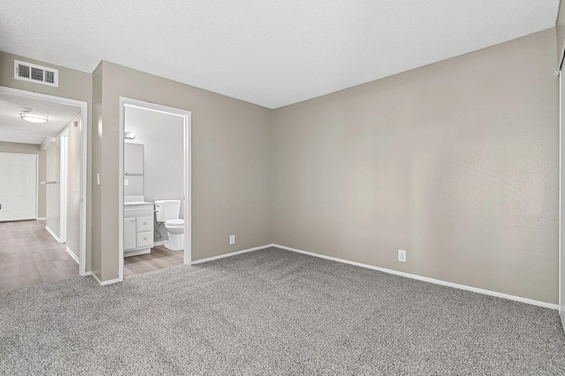 Bedroom with Private Bathroom