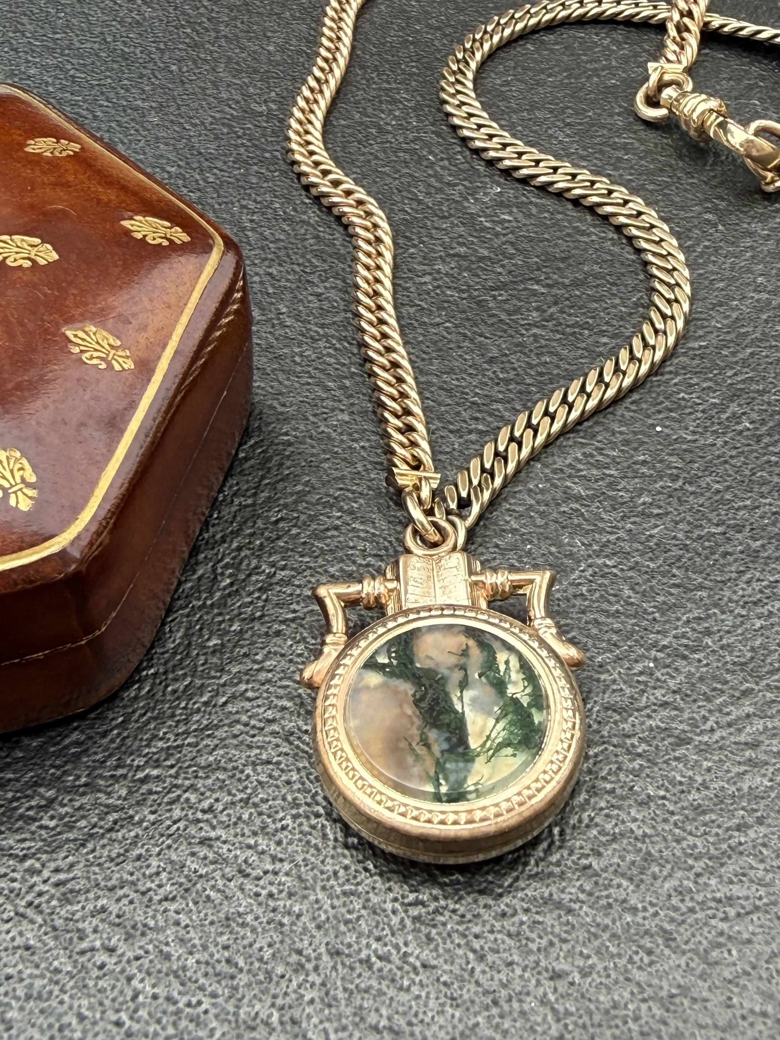 Late 19th century double-sided moss agate and tiger's eye fob with flat curb chain pairing