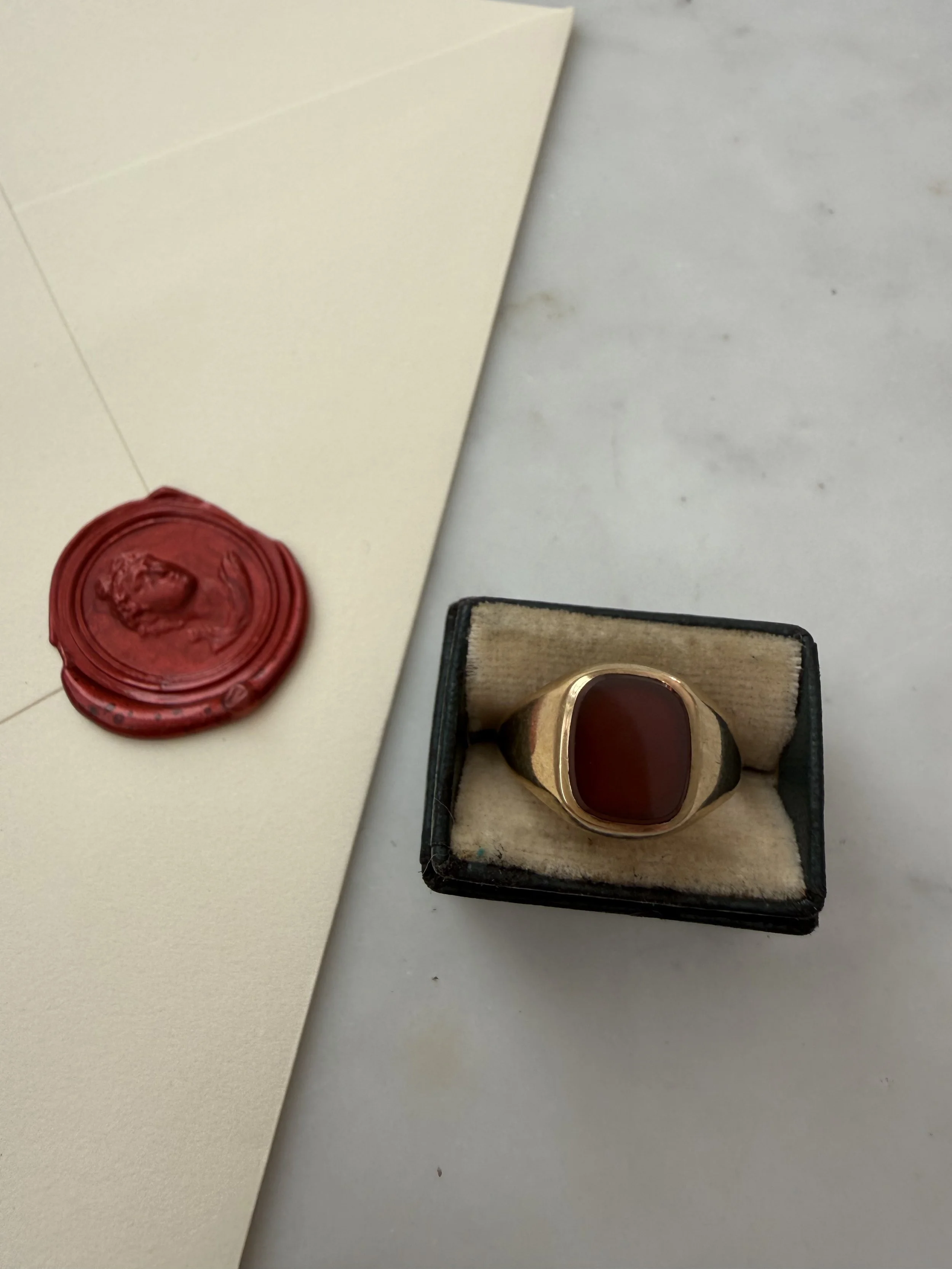 1970s 9k gold and carnelian signet ring