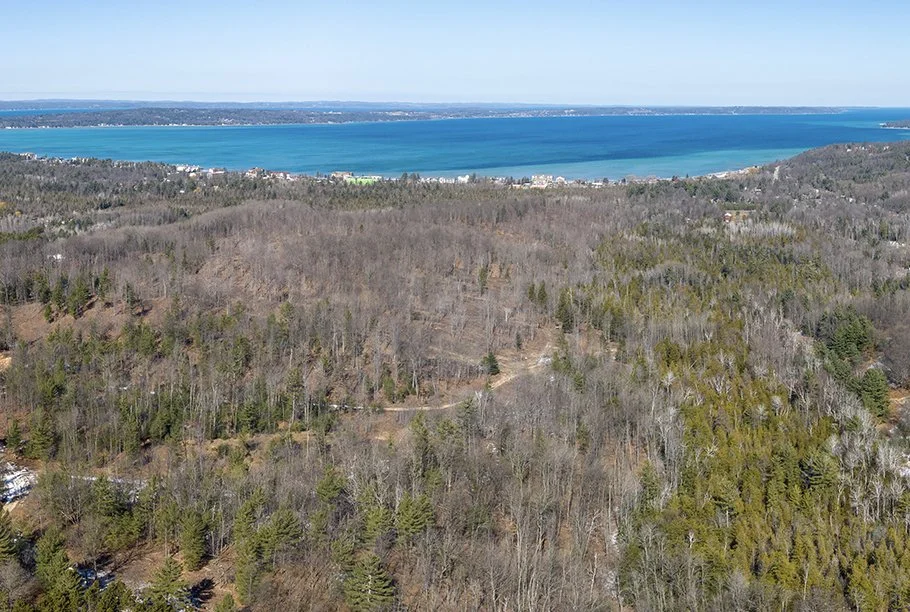 “Sunday Hike: The Ridge with Grand Traverse Regional Land Conservancy” / Outdoor Tours and Experiences