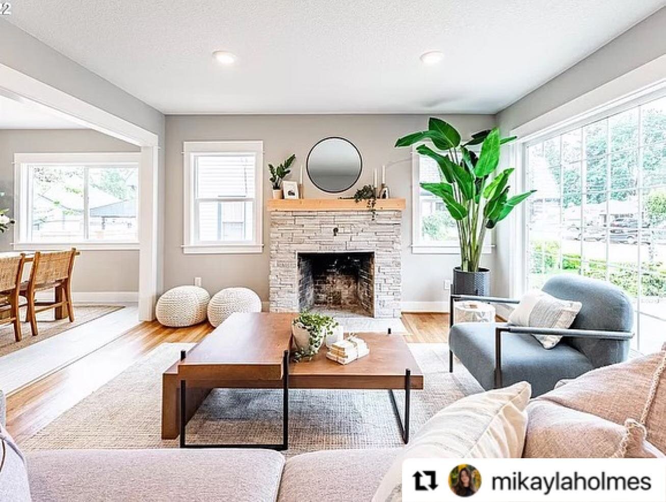 Another beauty on the market! 

#Repost @mikaylaholmes with @make_repost
・・・
My newest listing is LIVE! And it might be the prettiest one yet&hellip; ✨✨✨

📍 405 N Lombard St, Portland, OR 97217
🏡 5 bedroom
🛁 2 bathroom
📐 2616 sq. ft.
🛠 Built in 