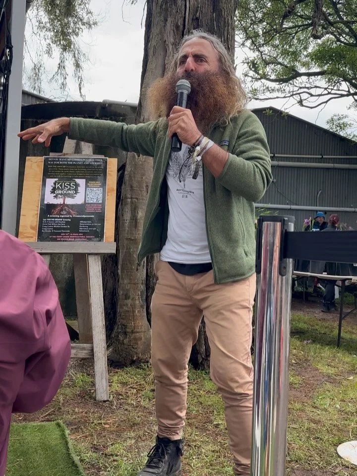 The rain has gone, the sun is peeping out, and Costa is HERE and will be sticking around all day! Catch his next talk with Vasili Kanidiadis and Ben Brooker this afternoon at 2pm 🌸🌿 

@georgiadis.costa @vasilisgardenofficial