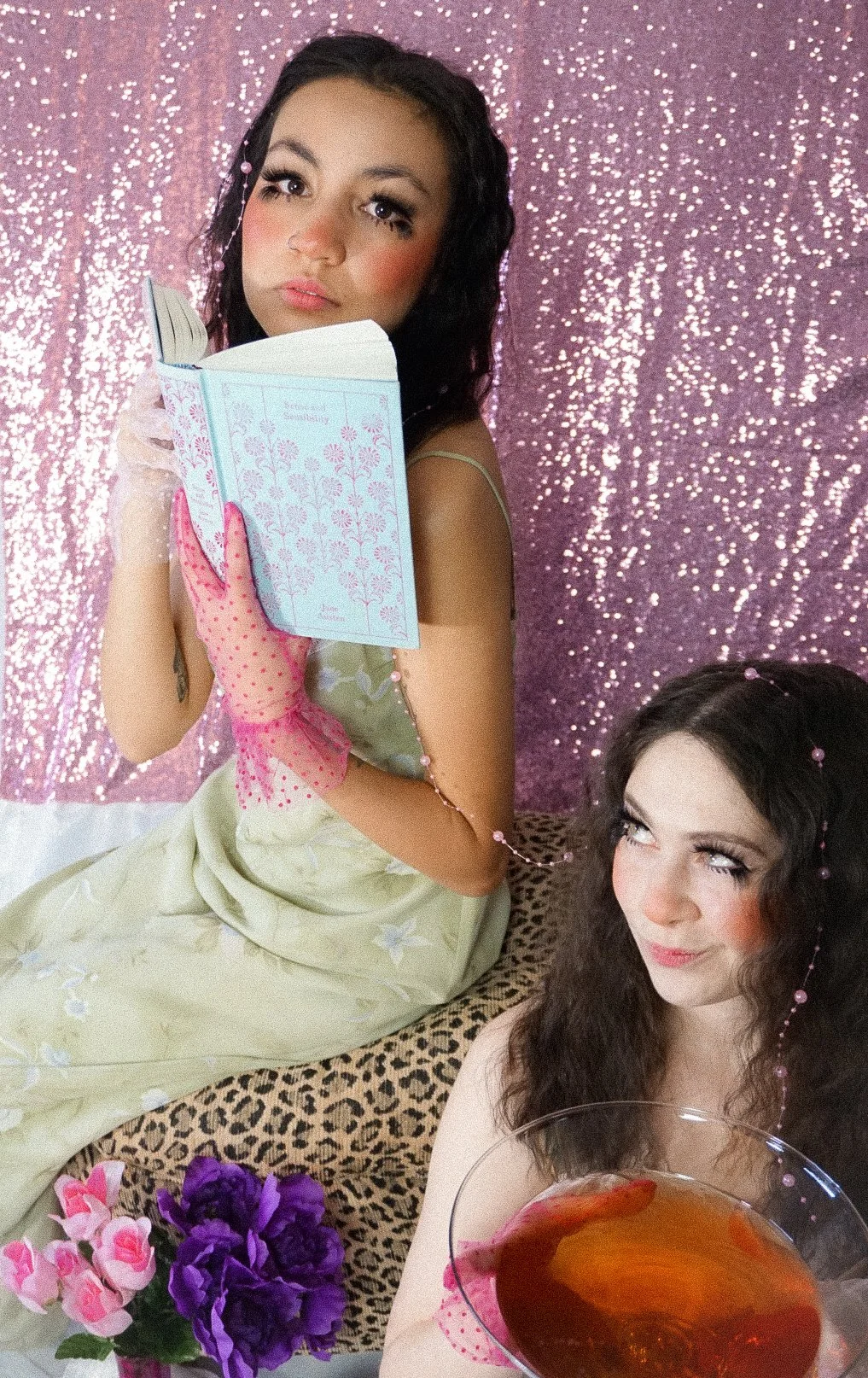 Models: @live_lize @csdresstoimpress
HMUA: @sabrinadunahay