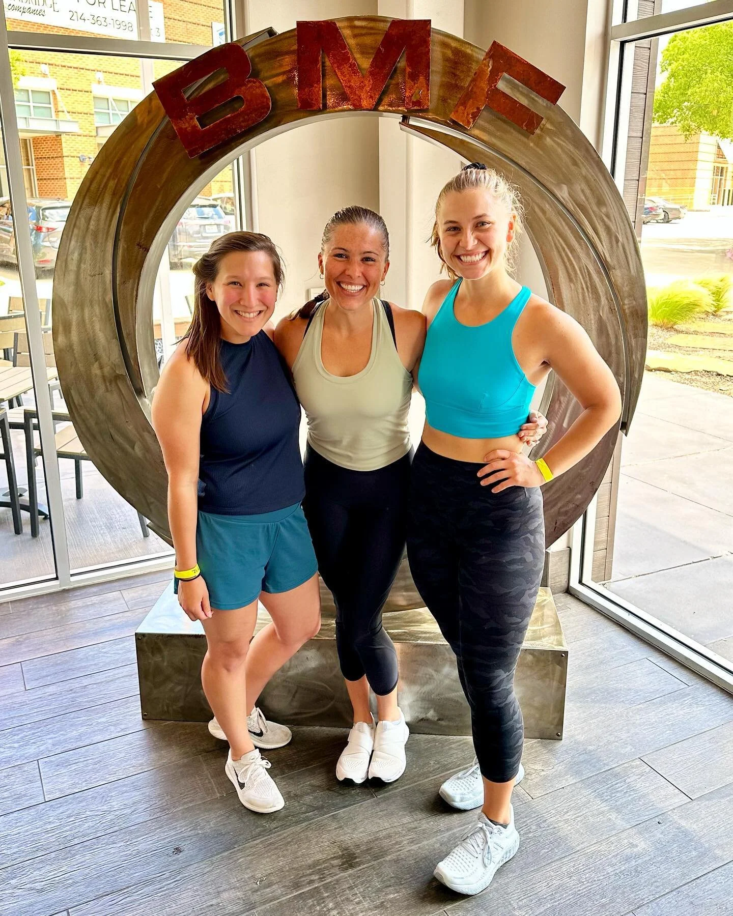 Sweaty SUNNY Saturday 😎 

After morning classes at EQX, I hopped over to @bodymachinefitness for a butt-kickin&rsquo; class with @fitnessambassadorshq!

#bodymachinefitness #fitness #gym #hiit #fitnessinstructor #fitnessambassitors