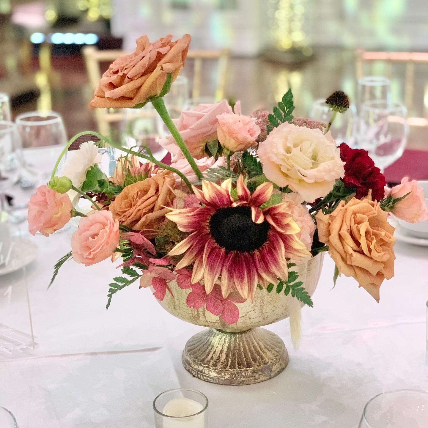 If pumpkin spice &amp; everything nice was a flower arrangement&hellip;❤️🧡 

#njwedding #njweddingflorist