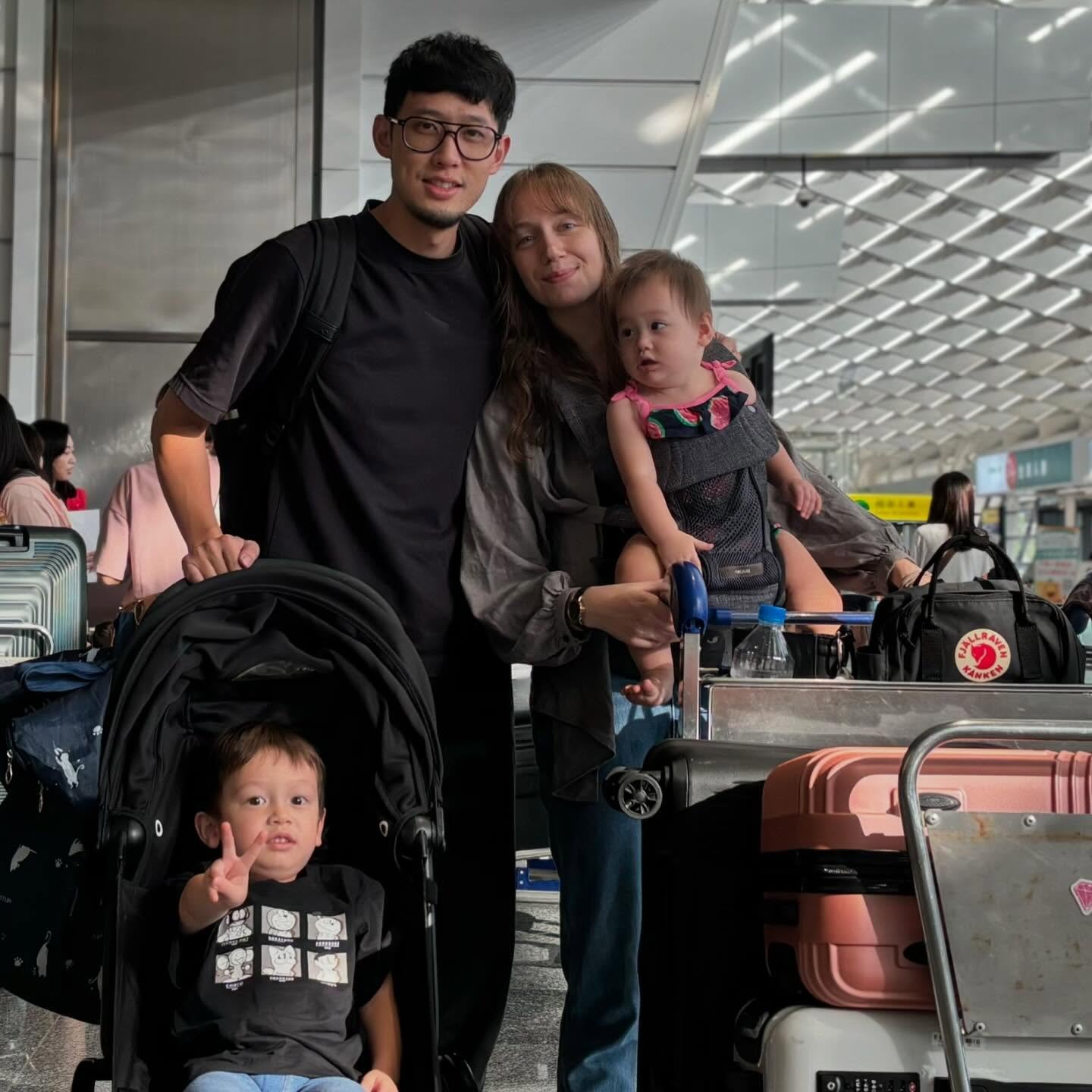 去屏東
去香港
去加拿大 失敗&hellip;
後來成功了😂
但也是多災多難