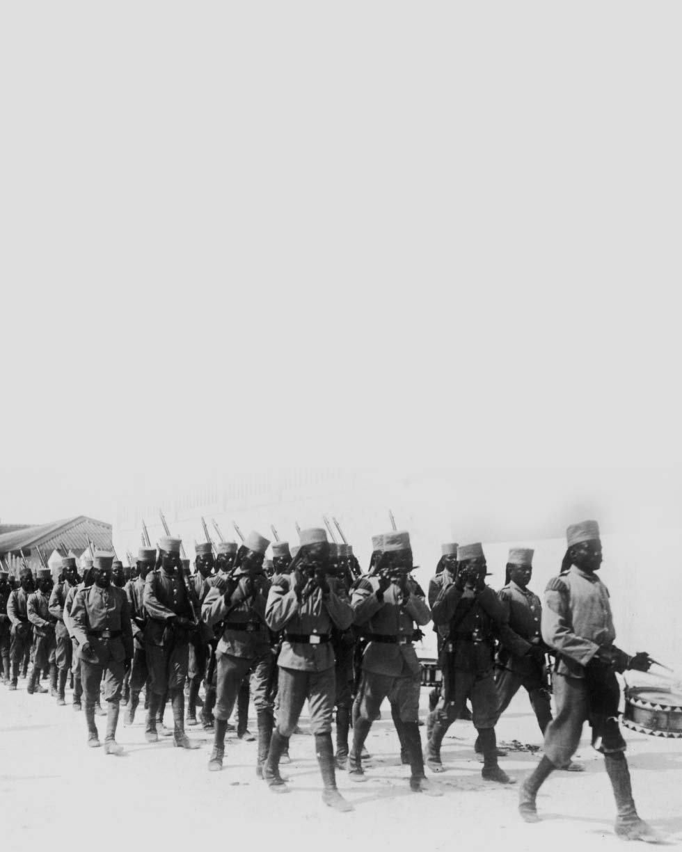 140808111044-ww1-in-africa-dar-es-salaam-troops-horizontal-large-gallery.jpg