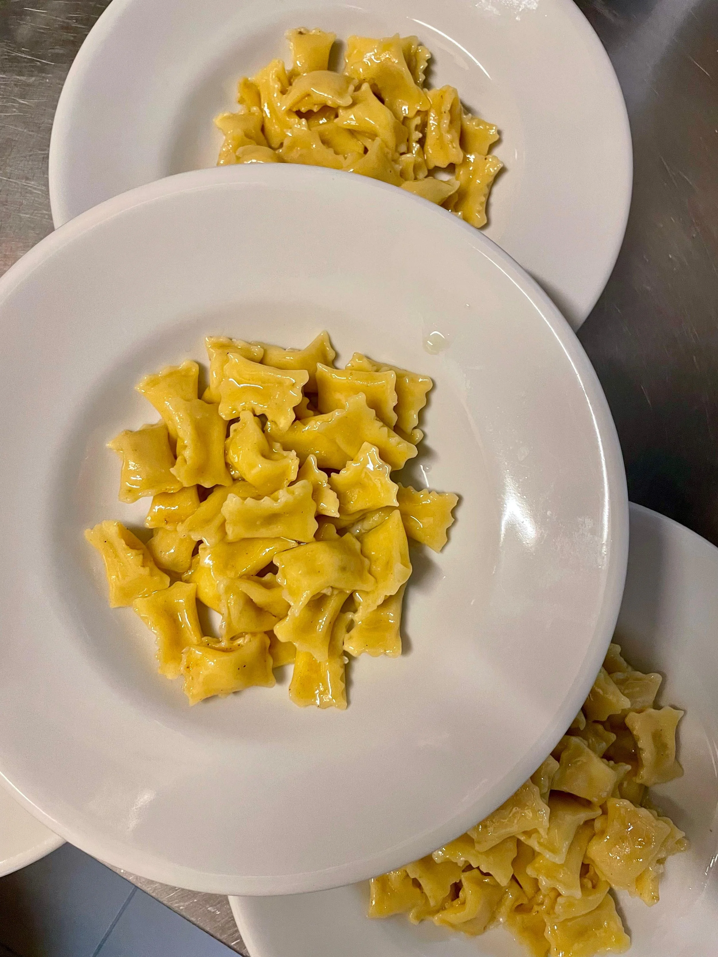 Plin artigianali di pasta fresca impiattati a Bra | Allocco’s Kitchen