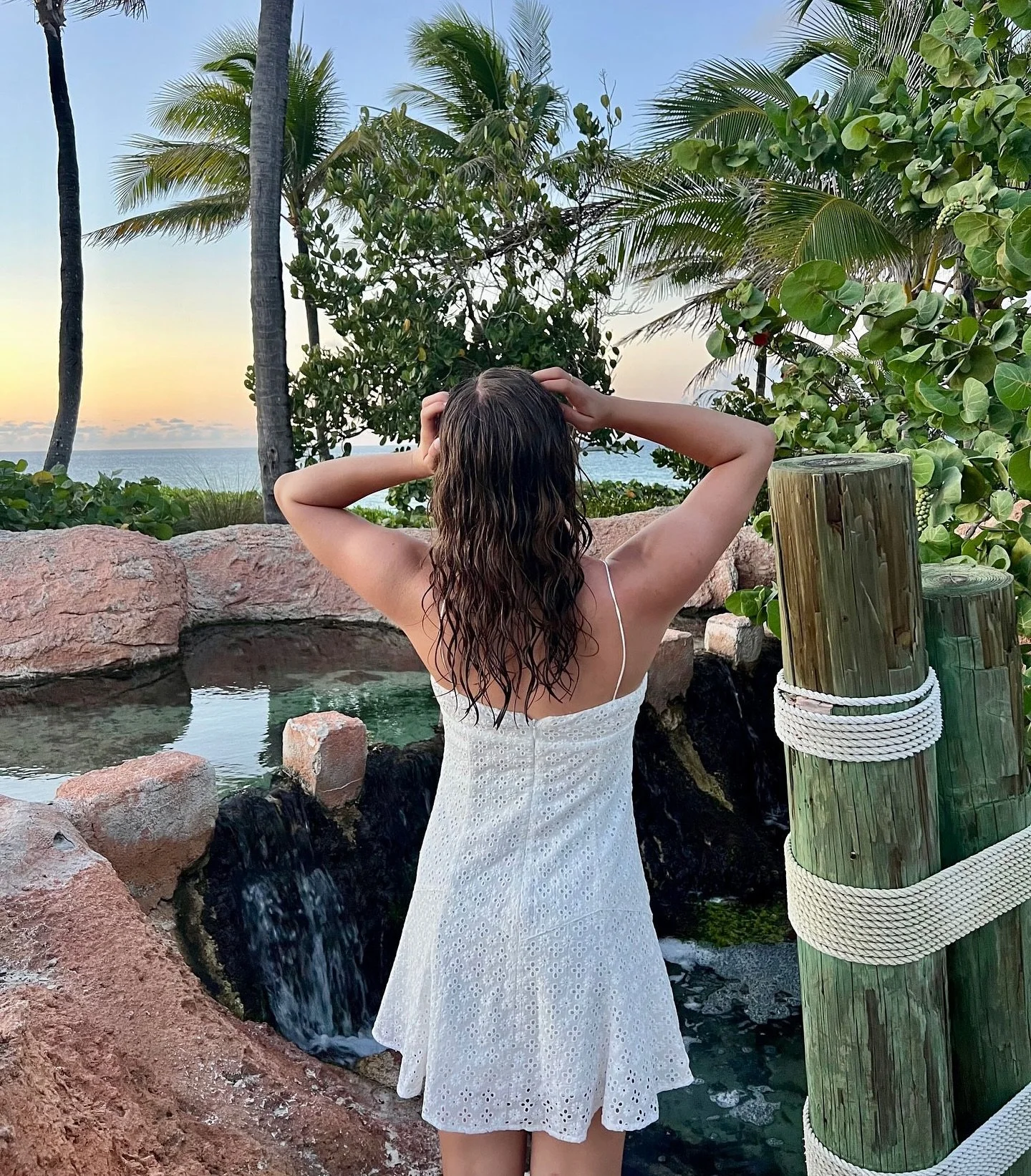 Bahamas style: what to pack and wear on a Bahamas vacation.

A complete packing list for Bahamas travel, day and night.

Listen:
https://share.transistor.fm/s/dd79689e

Read:
https://www.1923mainstreet.com/main-street-news/what-to-pack-and-wear-for-a