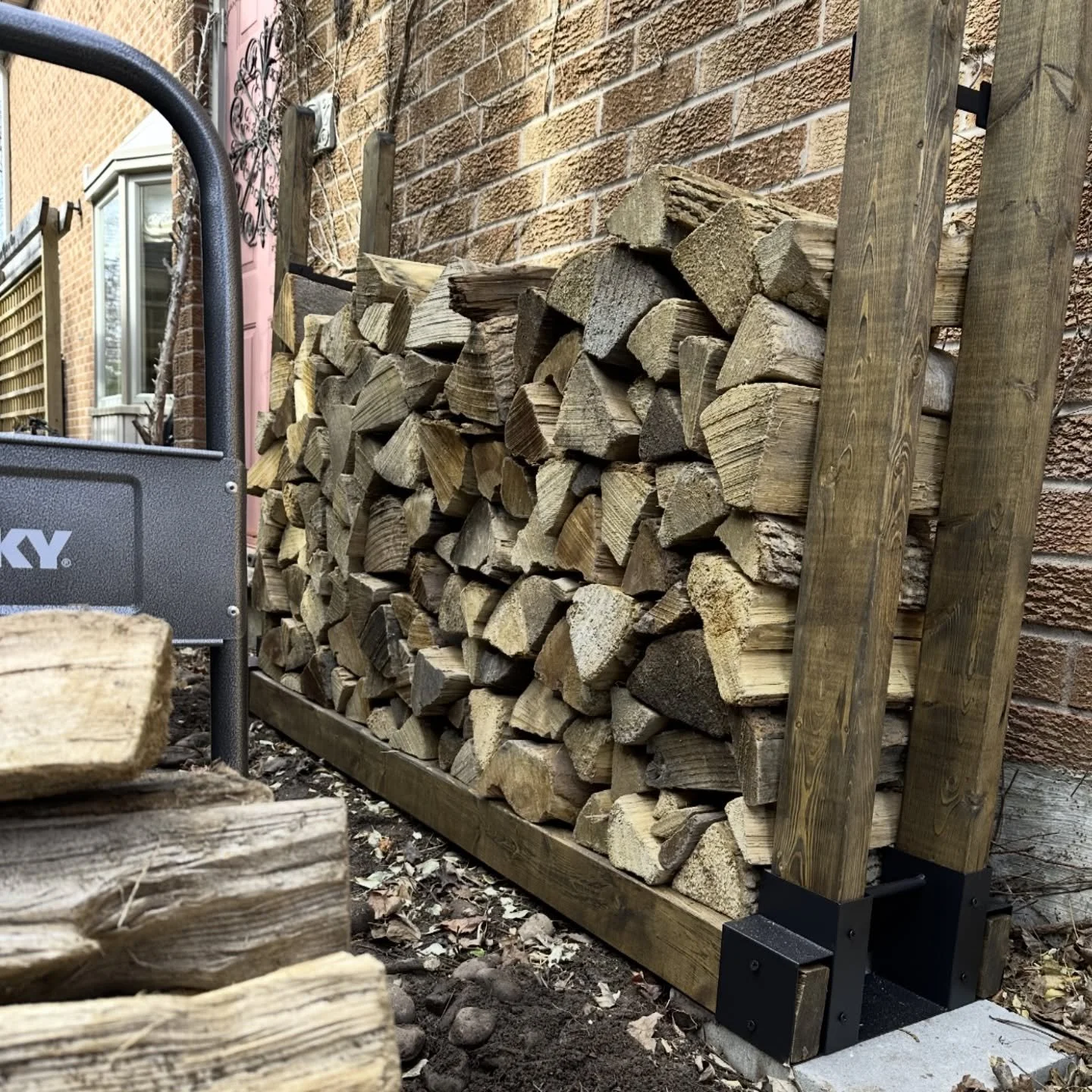It&rsquo;s wood stacking day. Prepping for another season of brick oven, gaucho grill and teppan fire.

#firewood #cookingwithfire #woodpile