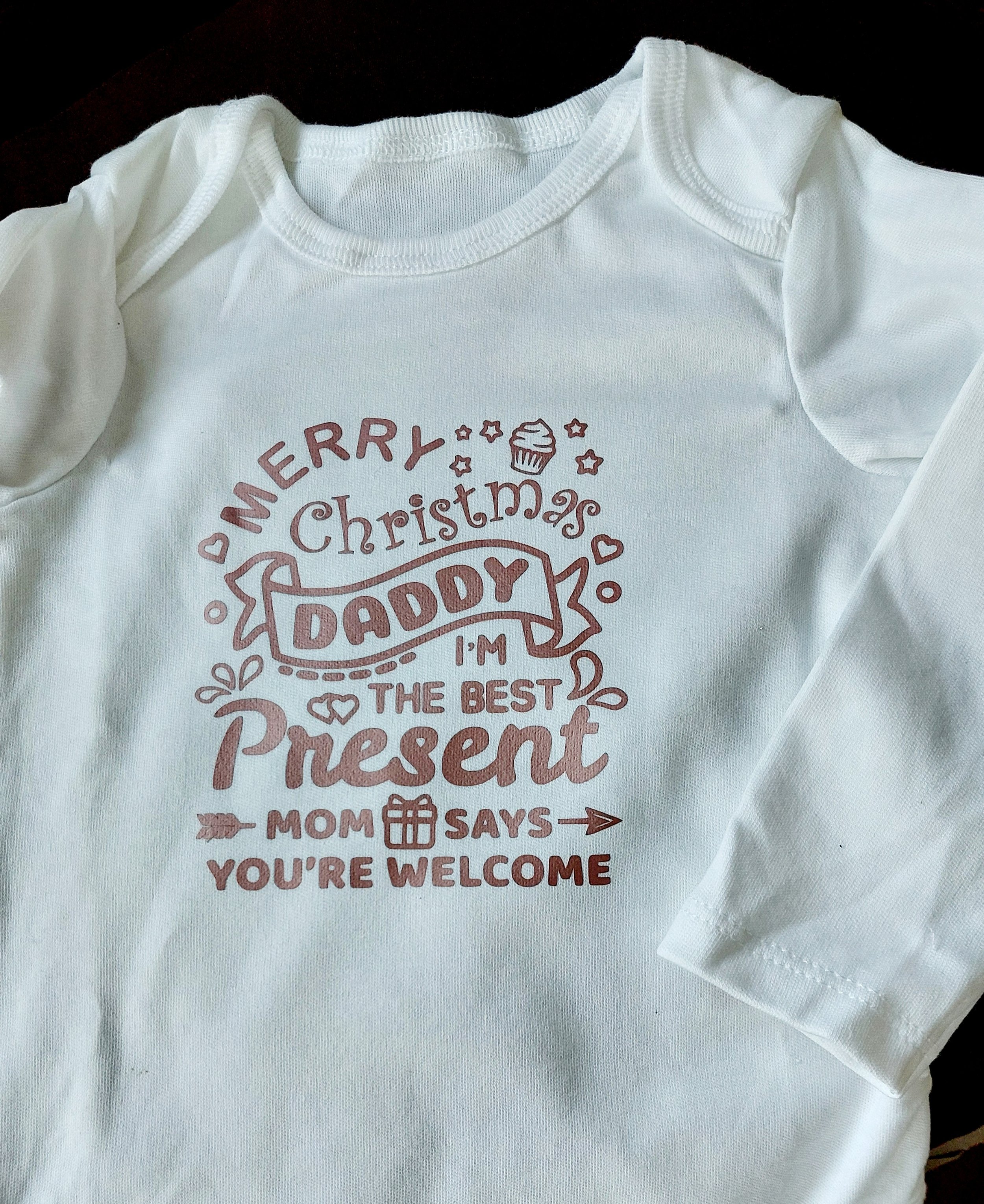 ITEM #4
€10
Funny personalised baby onesie.