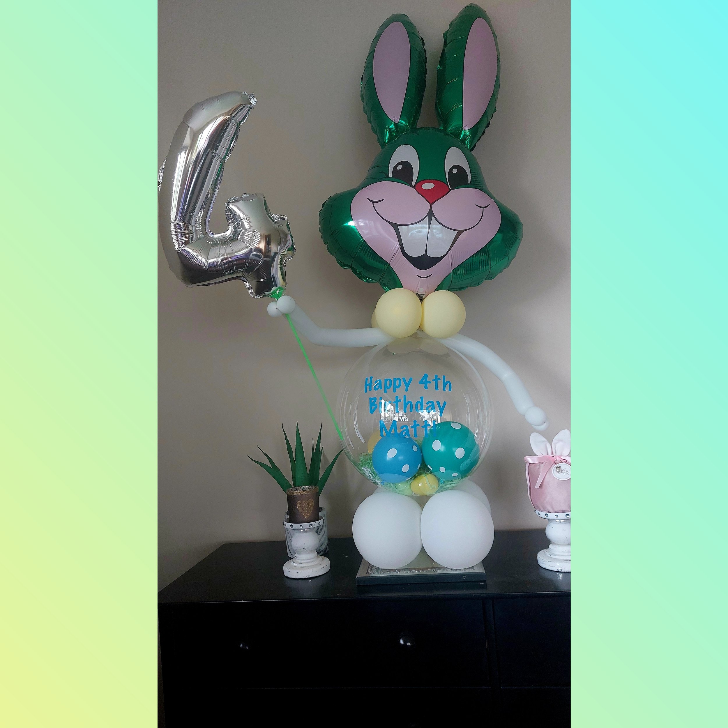 ITEM #3
€28
Personalised bunny balloon display with mini balloons and chocolate eggs inside.
