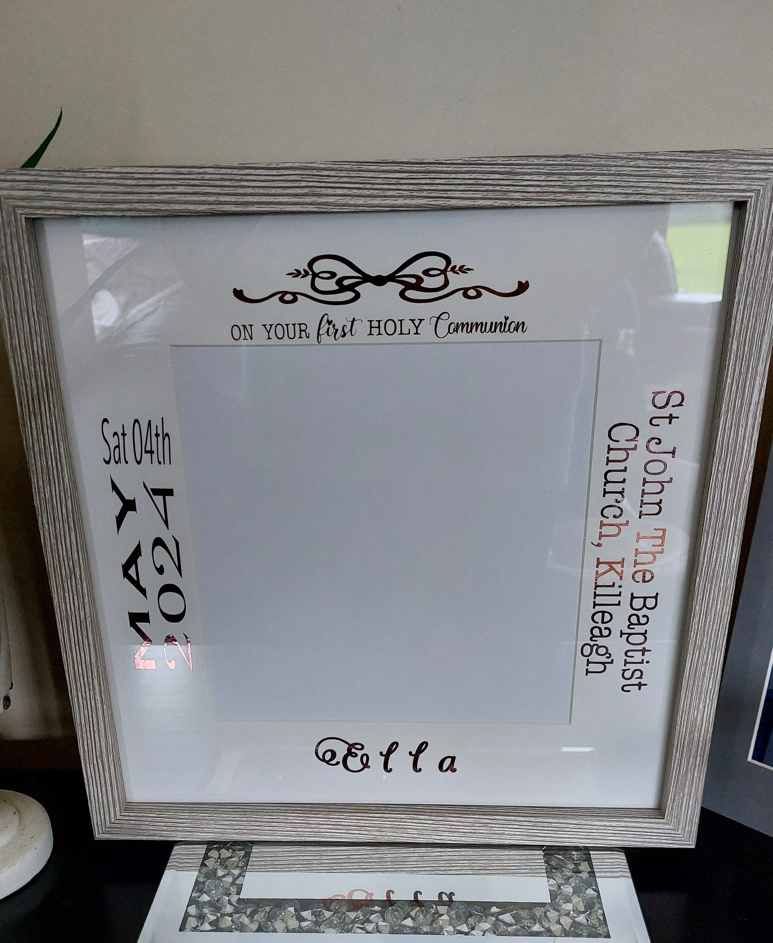ITEM #33
€22
Personalised wooden Confirmation frame.