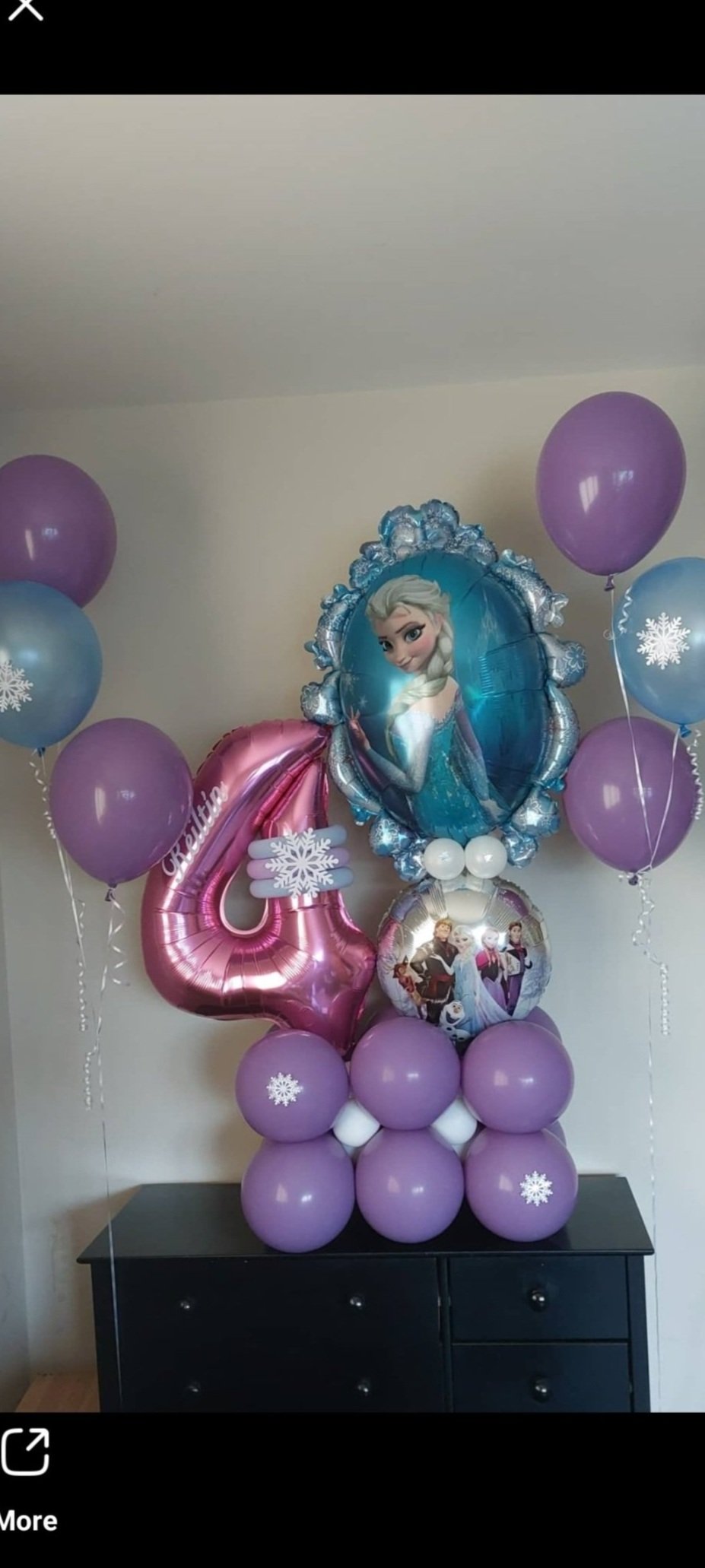 ITEM #27
€10 per bunch and €45 for display
Personalised Frozen balloon display and helium filled balloon bunches.