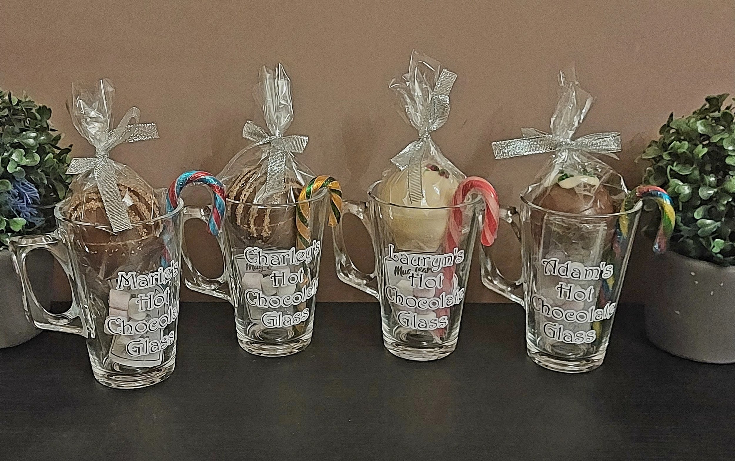 ITEM #28
€15
Personalised hot chocolate glasses with hot chocolate bombs and candy canes.