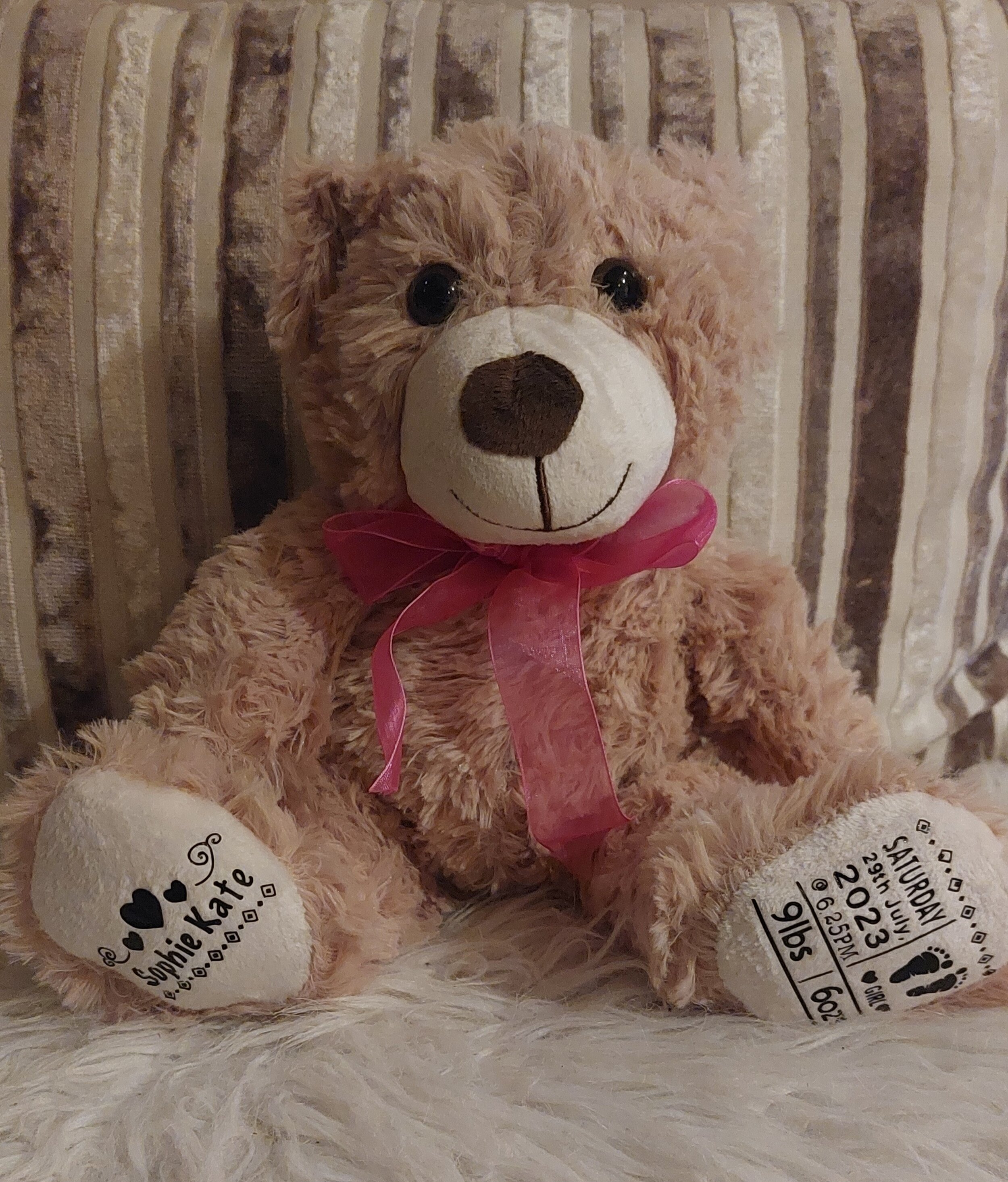 ITEM #65
€24
Personalised teddy with pink ribbon.