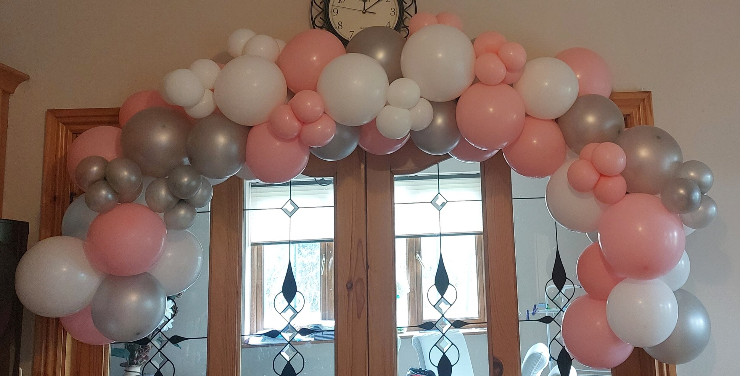ITEM #122
€120
10ft balloon arch.