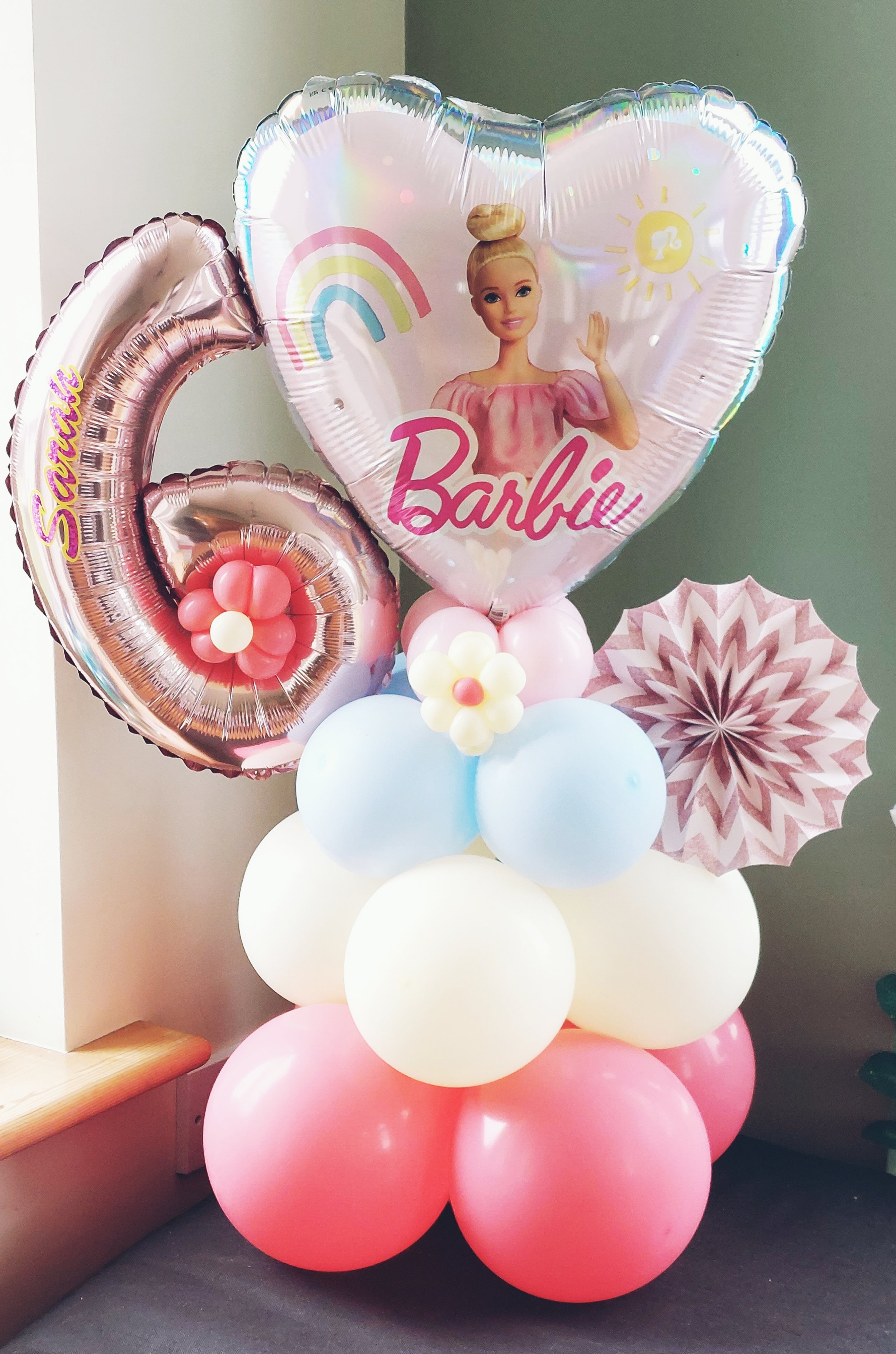 ITEM #76
€38
Mini Barbie balloon display.