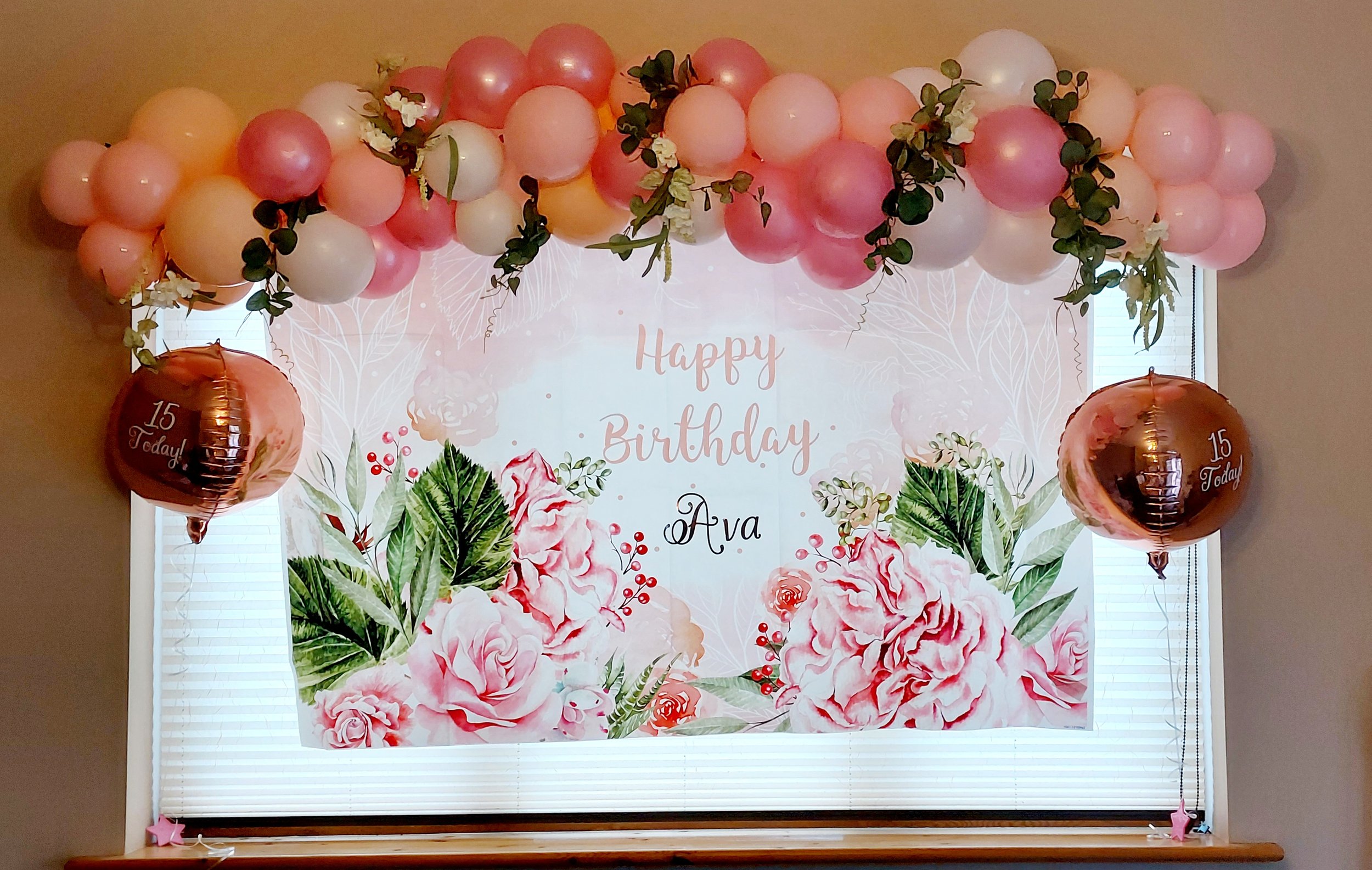 ITEM #123
€150
Birthday set up with 7ft balloon arch with 2 personalised helium filled balloons.