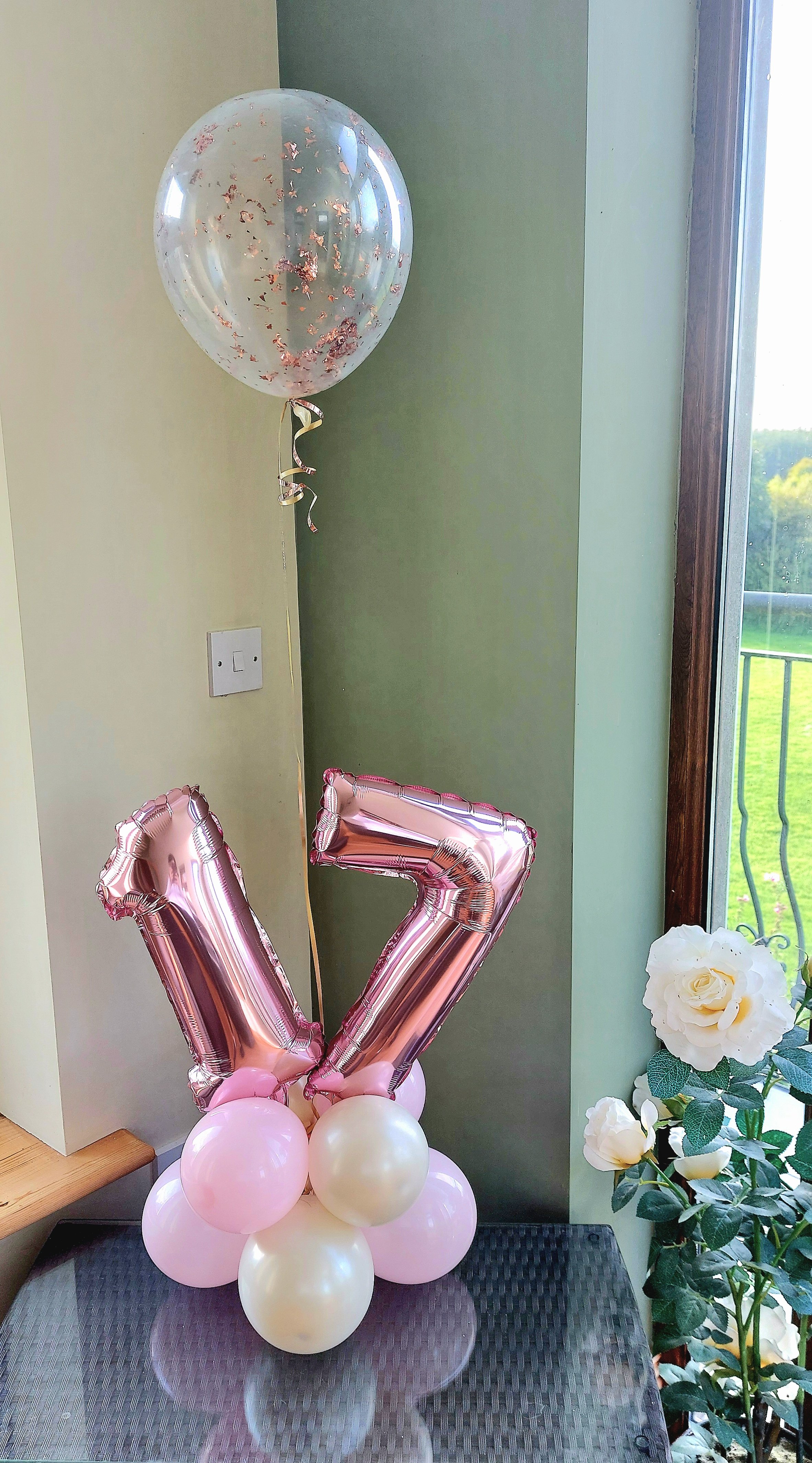 ITEM #38
€25
Mini number balloon display with helium filled balloon.