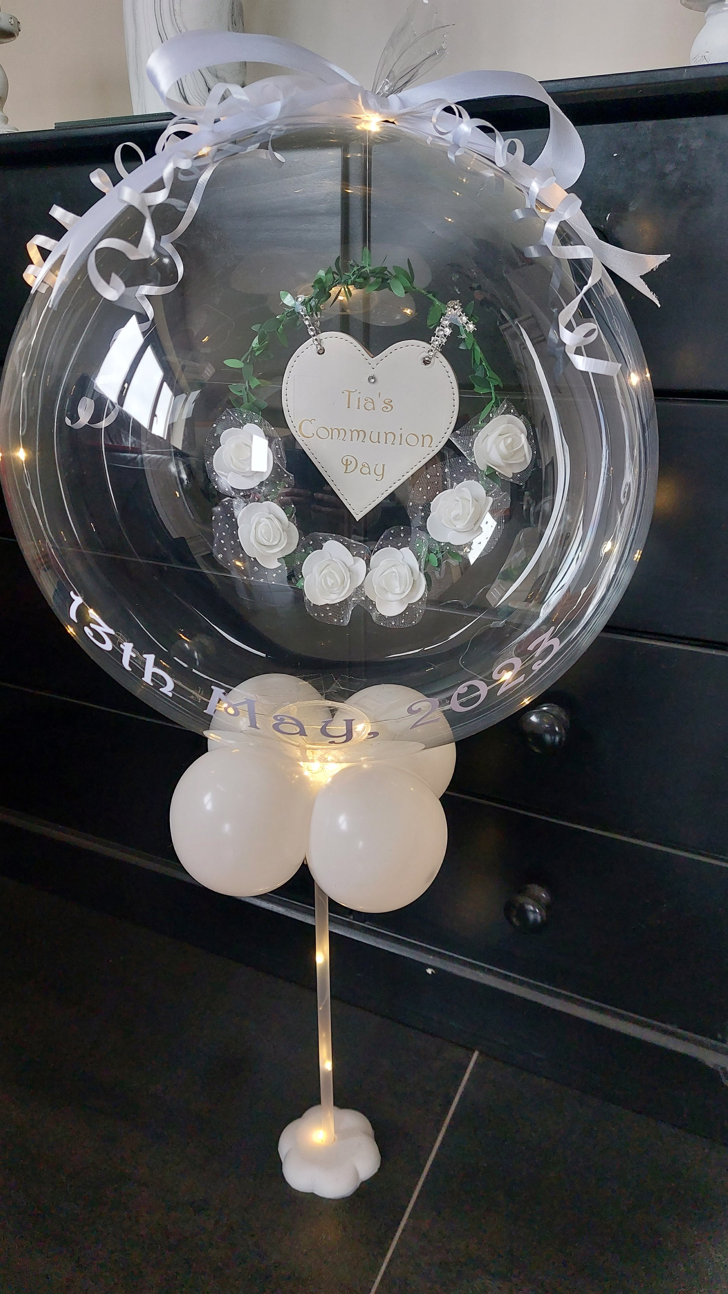 ITEM #20
€38
Personalised light up bubble balloon with heart wreath inside.