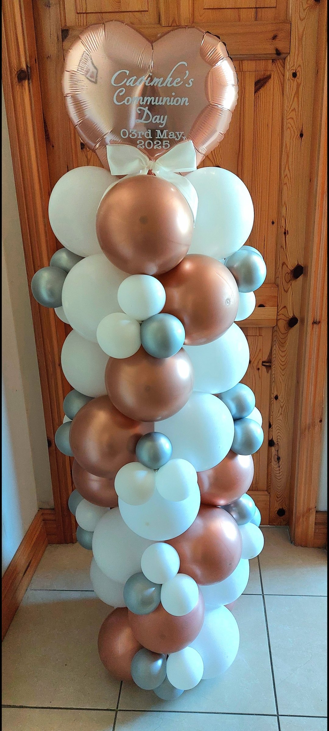 ITEM #83
€80
Personalised balloon column with bow.