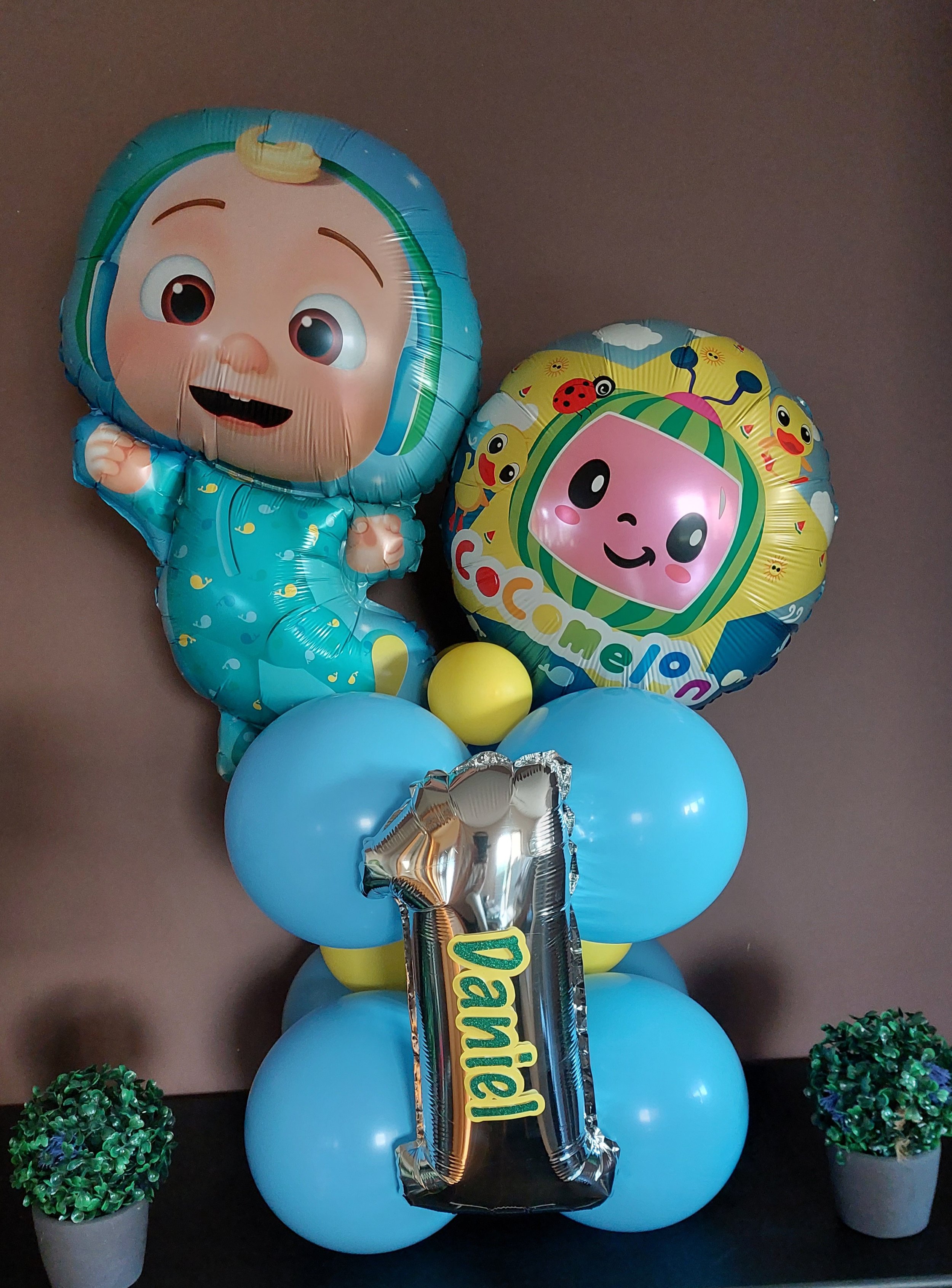 ITEM #74
€35
Personalised mini Cocomelon balloon display.