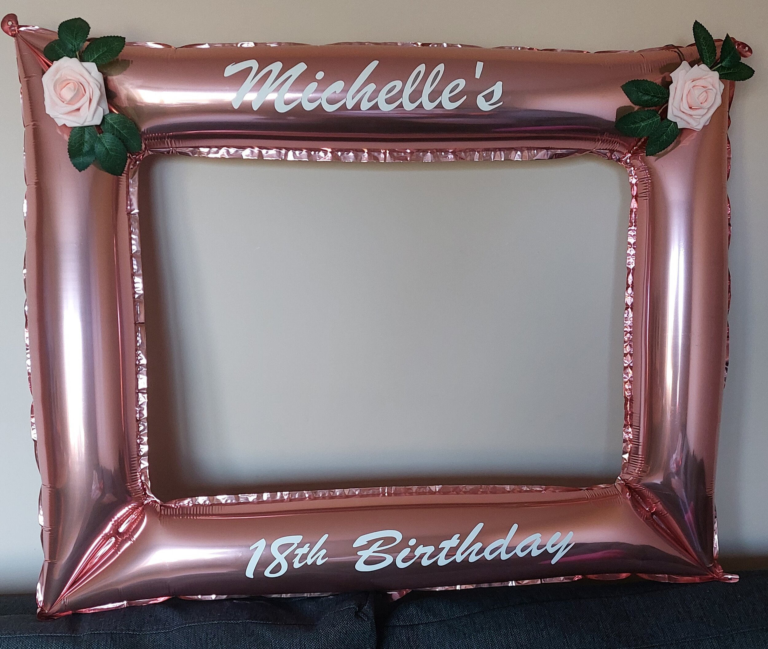 ITEM #132
€12
Personalised balloon photo frame with roses (rose gold).