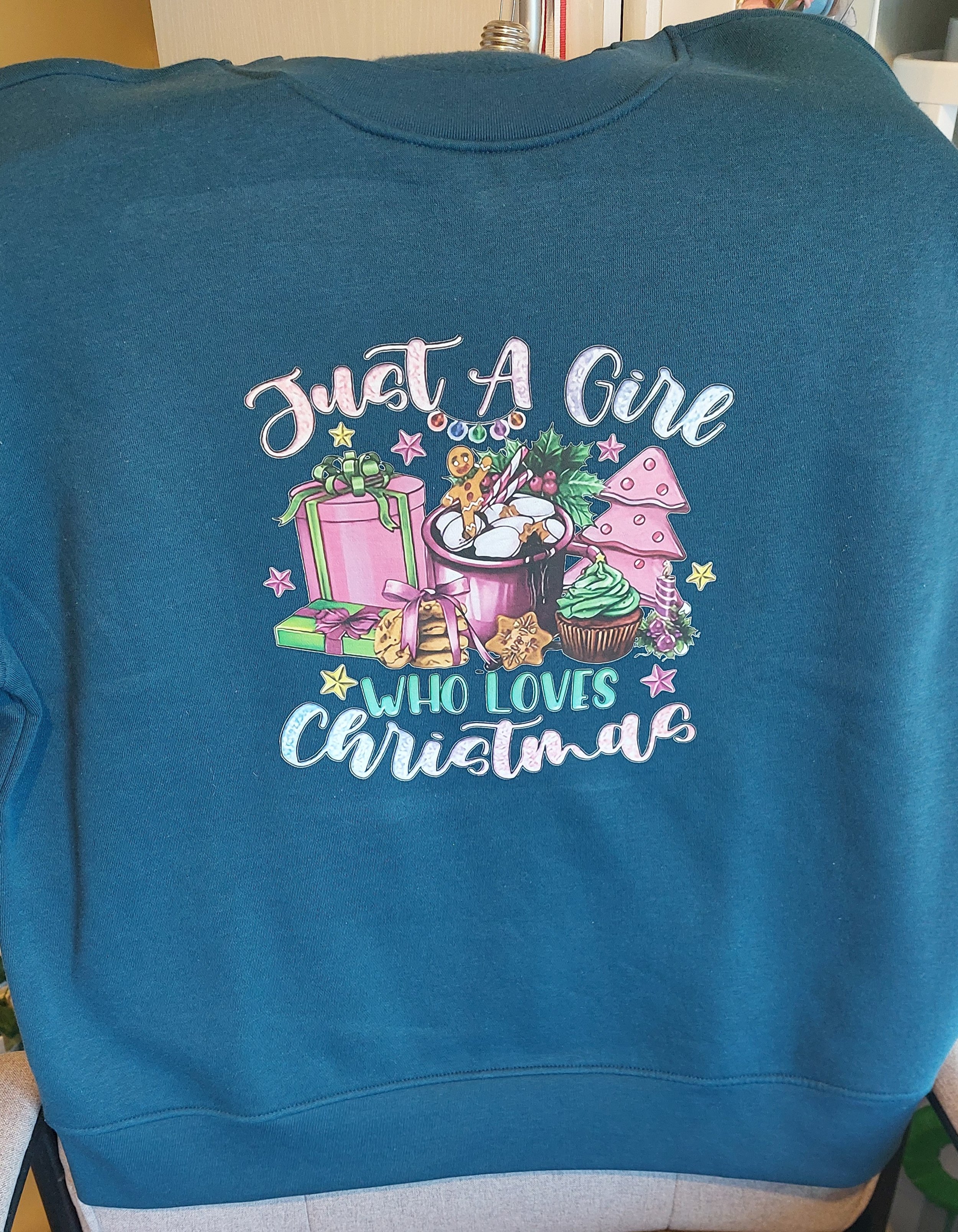 ITEM #16
€22
Custom crew neck jumper.