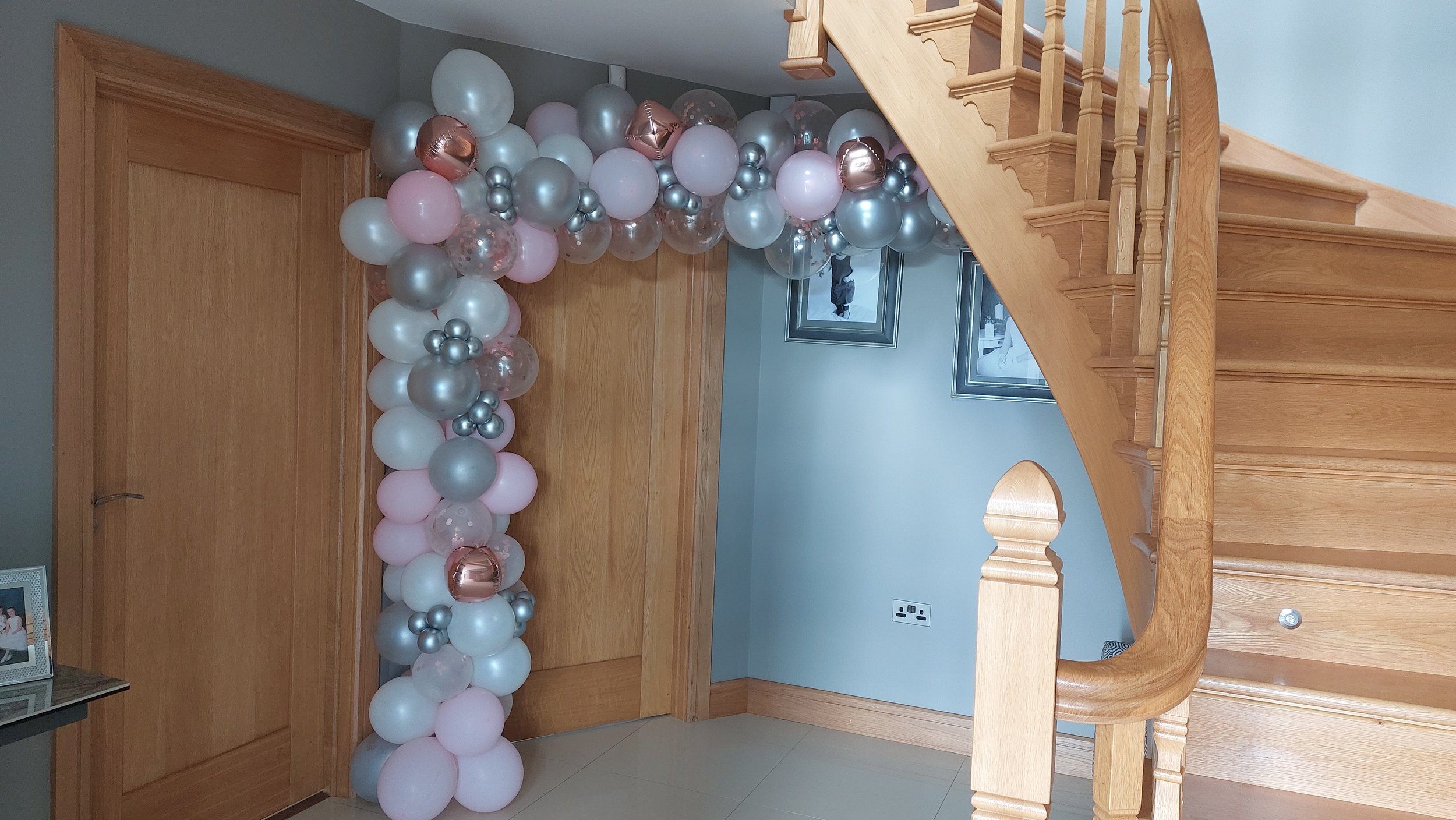 ITEM #128
€144
12ft balloon door arch.