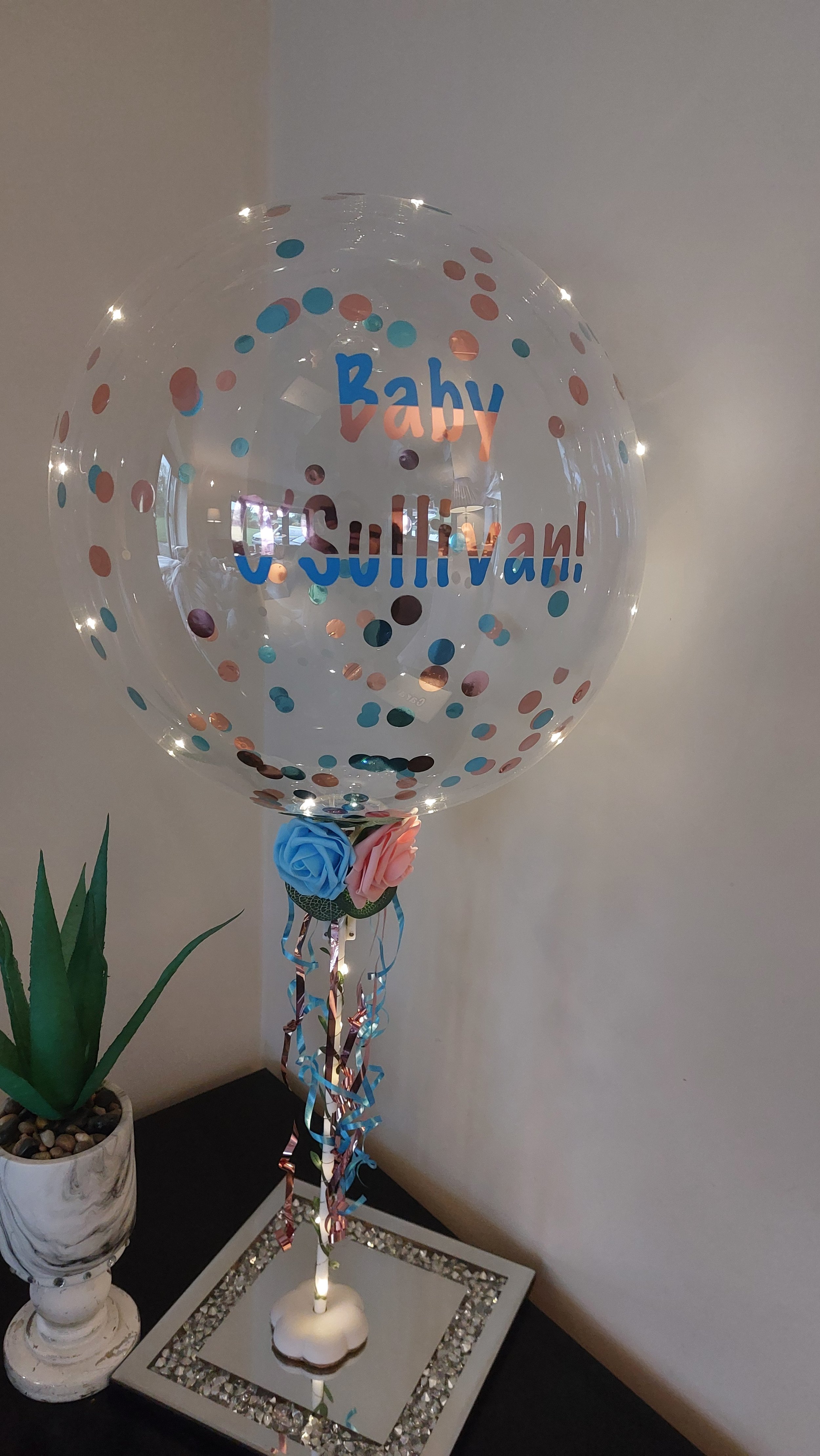 ITEM #52
€26
Personalised confetti bubble balloon with pink and blue roses.