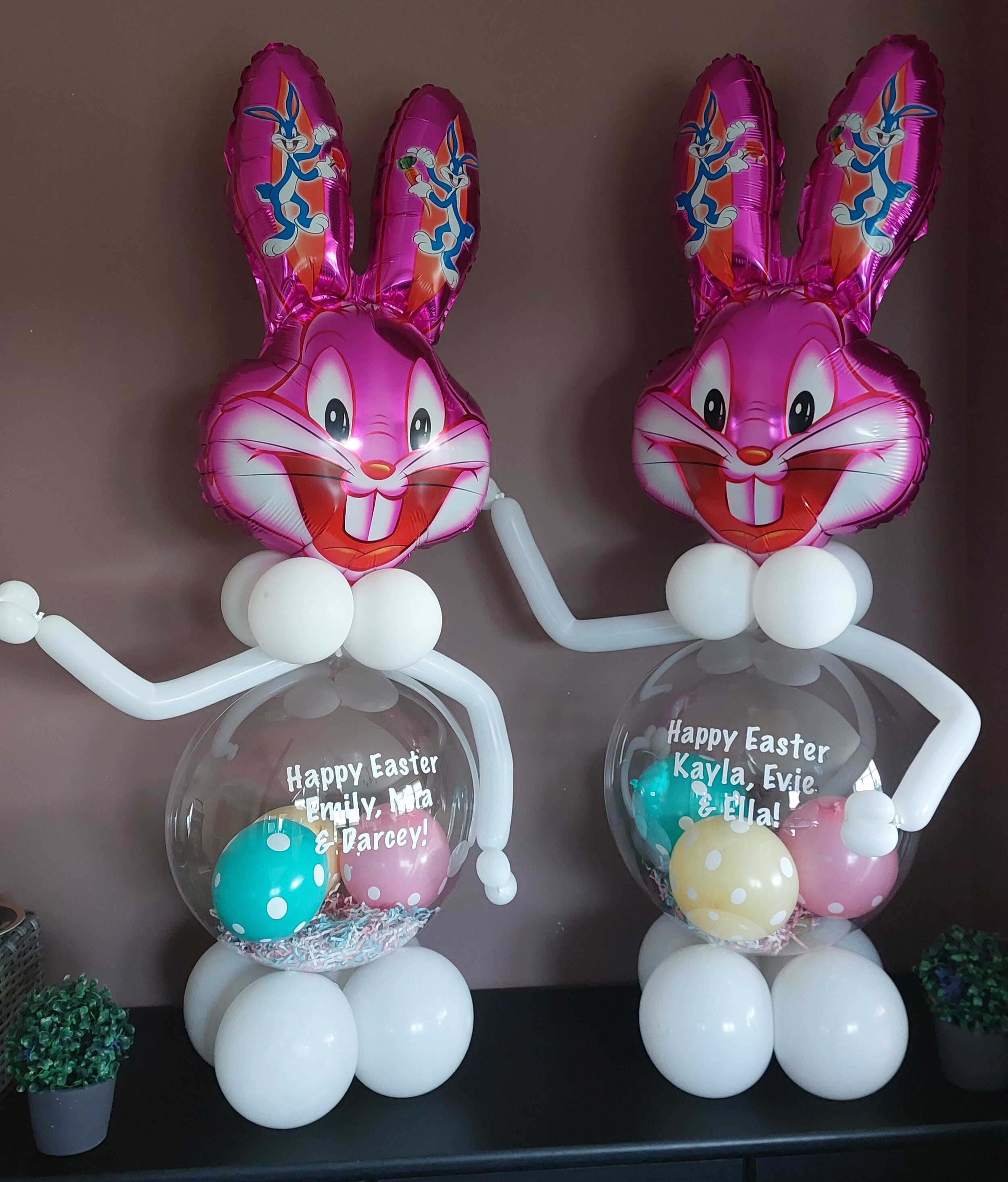 ITEM #1
€25
Personalised Easter Bunny balloon displays with mini balloons and chocolate eggs inside.