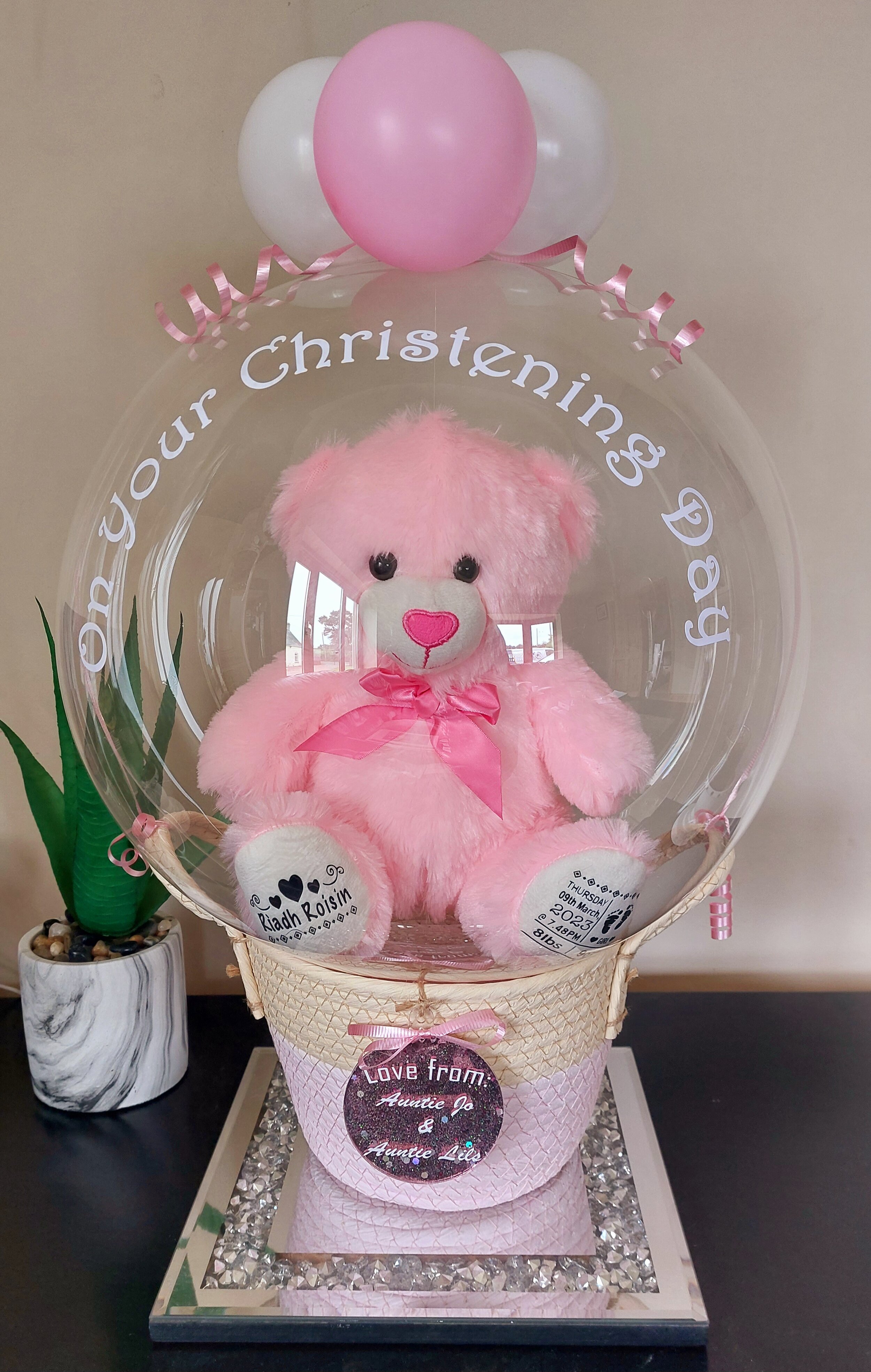 ITEM #19
€45
Personalised bubble balloon basket with mini balloons with a personalised disk and teddy.