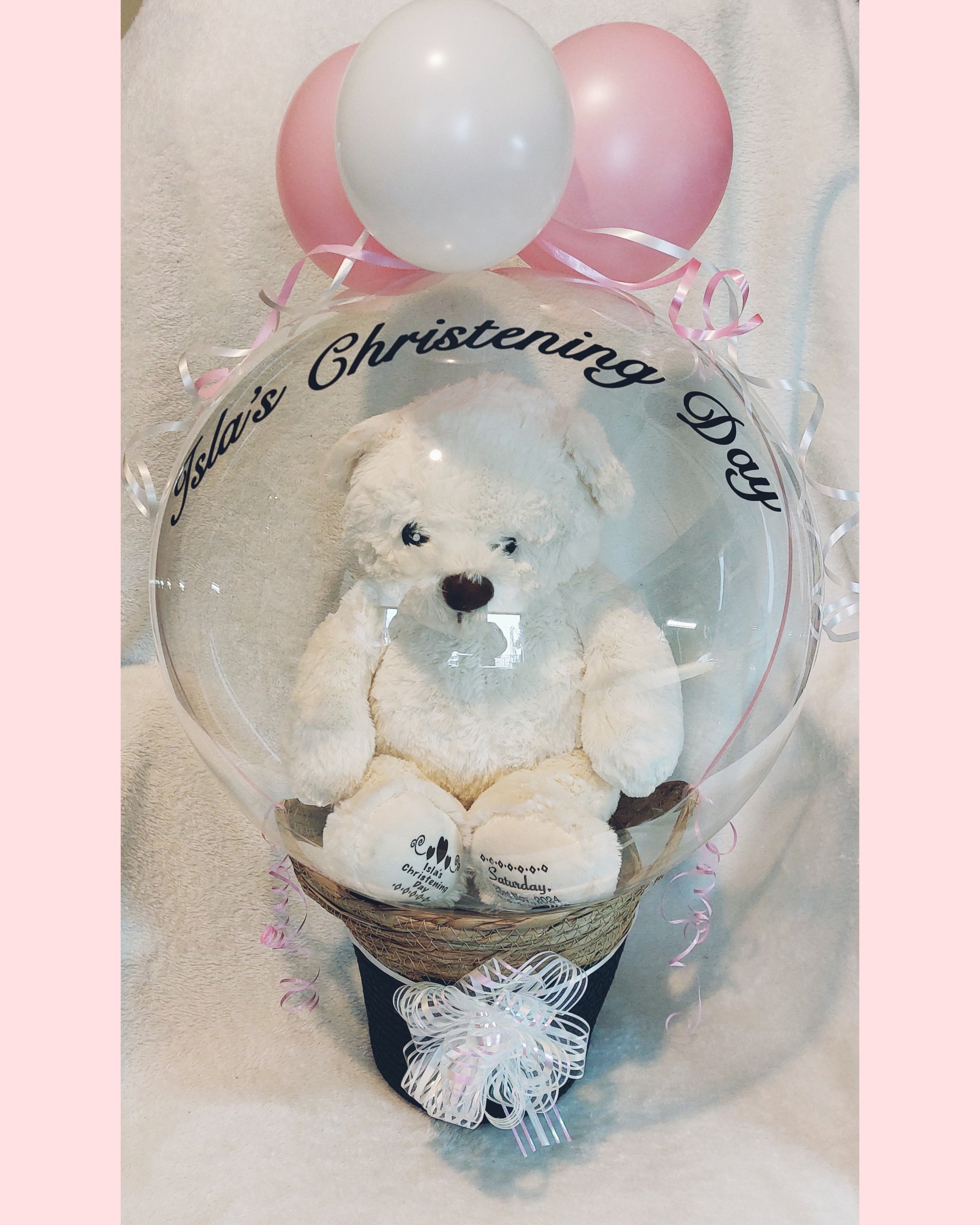 ITEM #2
€42
Personalised balloon display with basket, balloons and personalized teddy.
