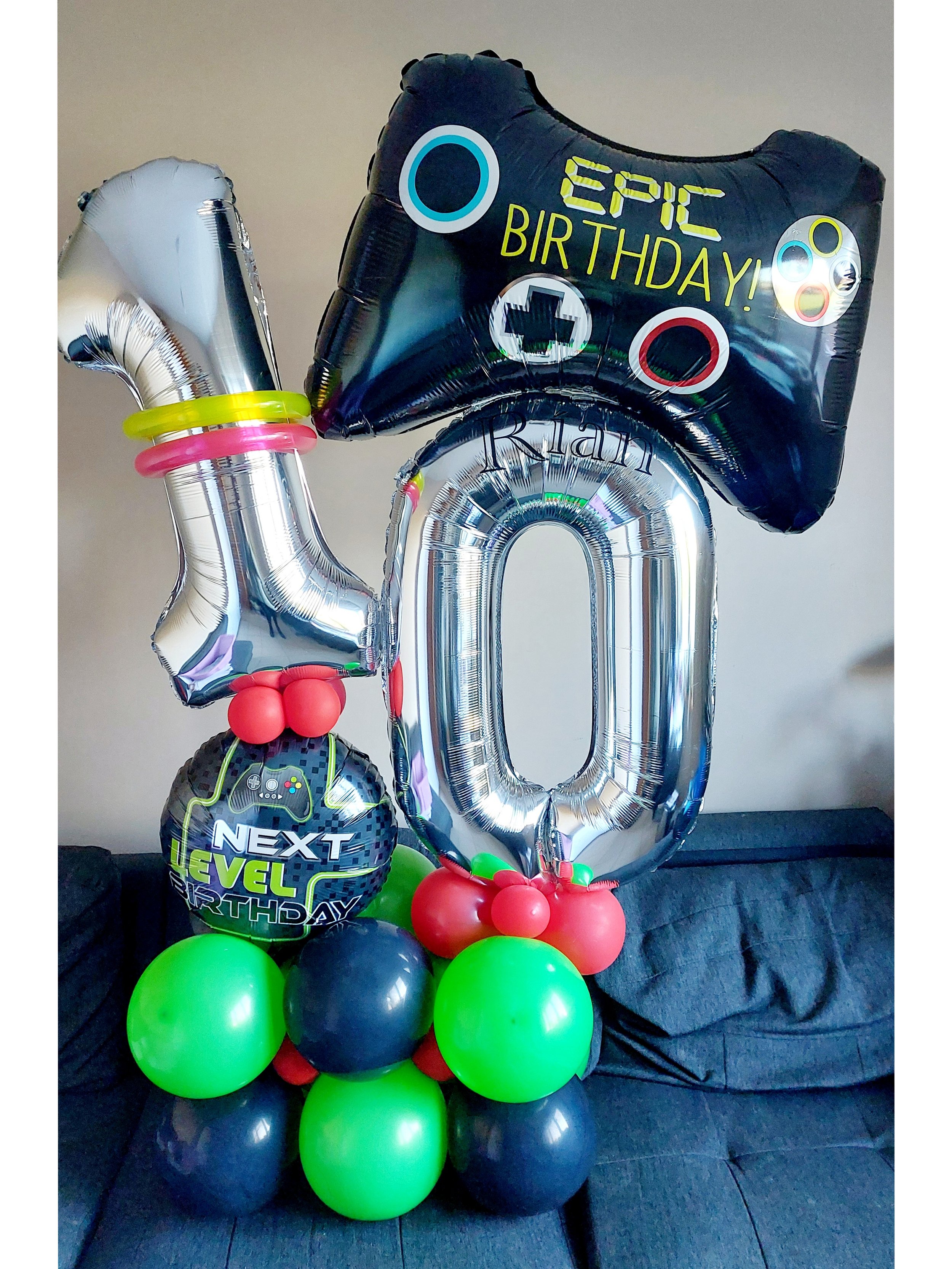 ITEM #99
€45
Gaming themed balloon display.