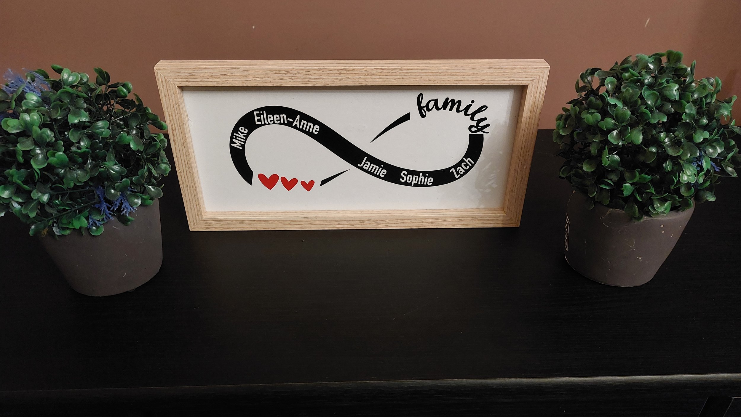 ITEM #91
€18
Customized family wooden board.