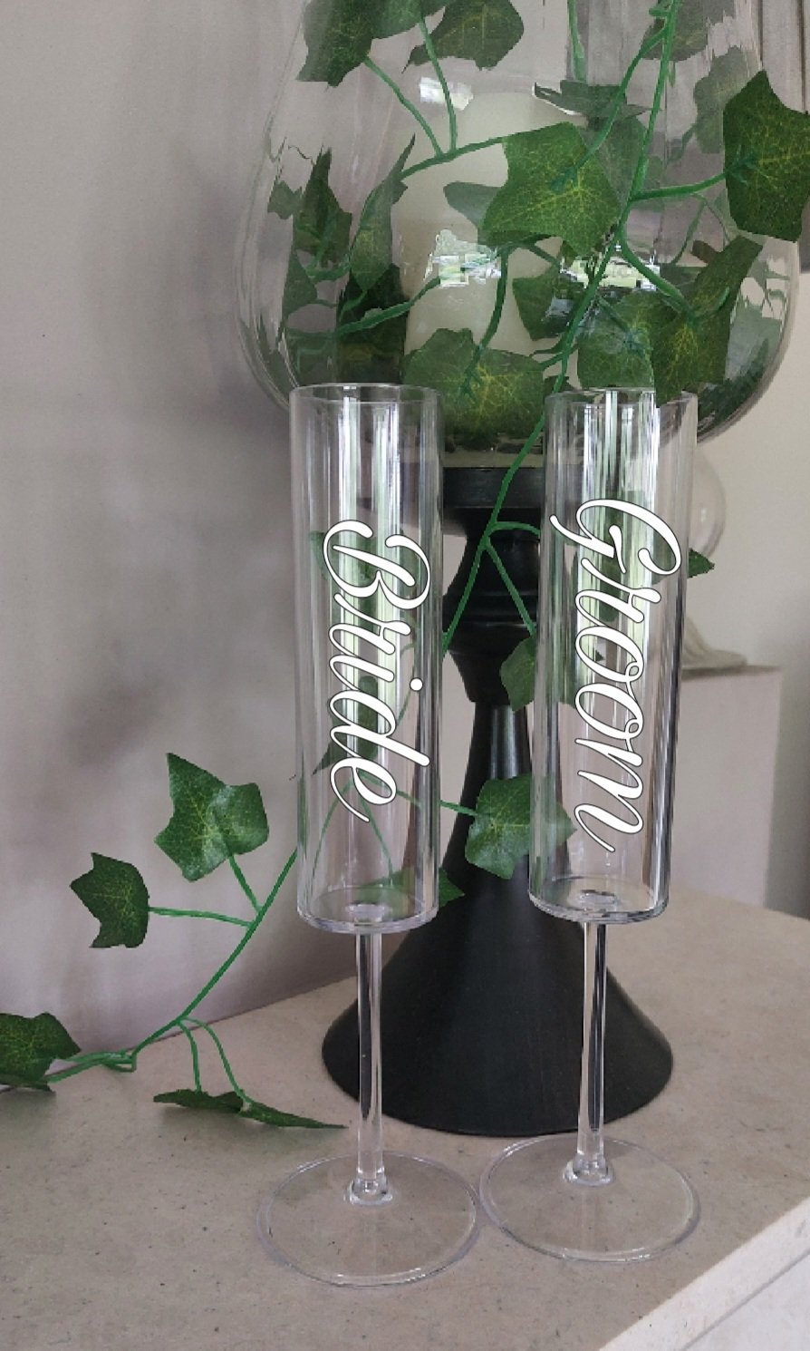 ITEM #11
SPECIAL DEAL €15
Bride and Groom plastic wine glass set.