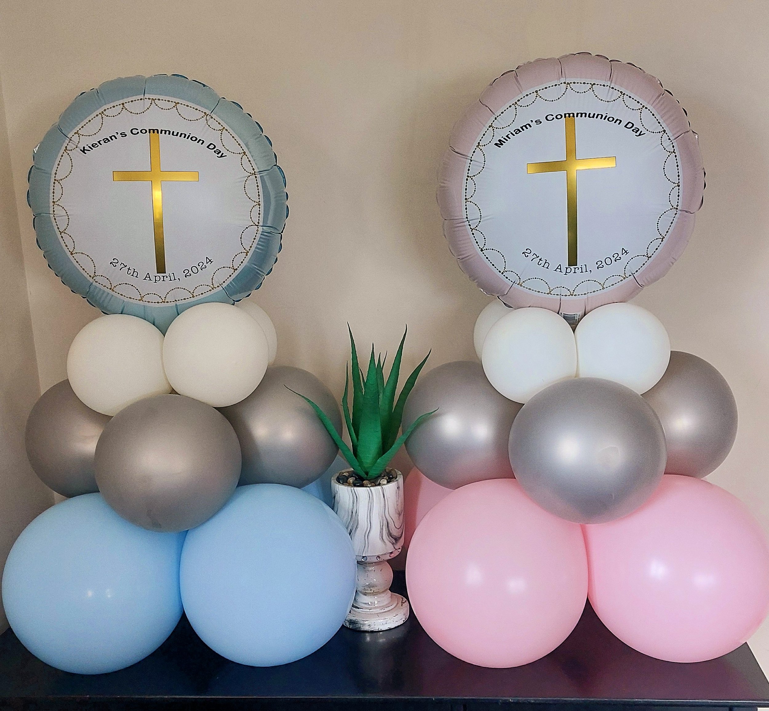 ITEM #40
*€22 each*
Personalised Communion balloon display. (Pink & Blue).