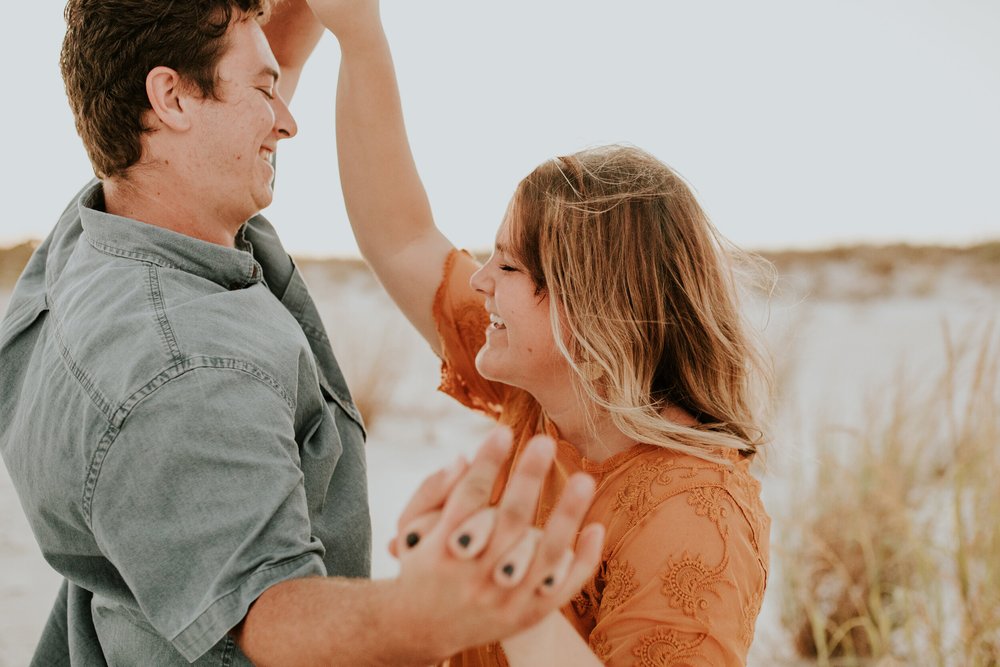 Panama_City_Beach_Florida_Photographer_Couples_Baby_Reveal_Beach_Photo_Session-40.jpg