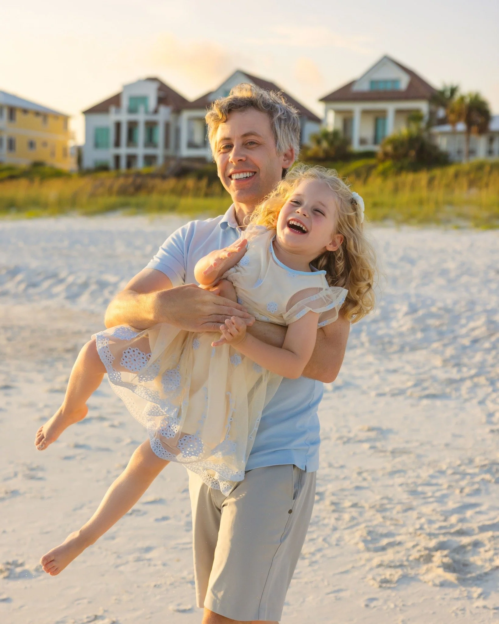 You can almost hear the giggles through your screen!! There&rsquo;s nothing like the feeling of gratitude for family. 💛 

They haven't been able to make it down to the beach with everyone together at the same time in 10 years! What a special trip.


