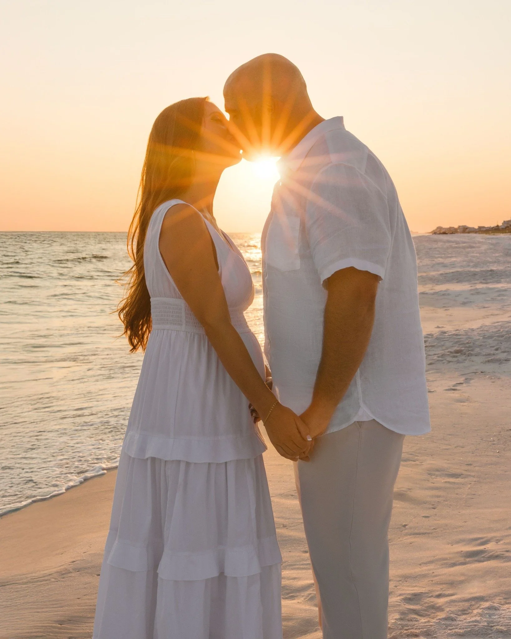 Maddie + Hunter are celebrating the holidays with the sweetest news&hellip; their little one is on the way. ✨❤️

There&rsquo;s something extra magical about documenting a season filled with hope, joy, and the beginning of a brand-new chapter. So grat