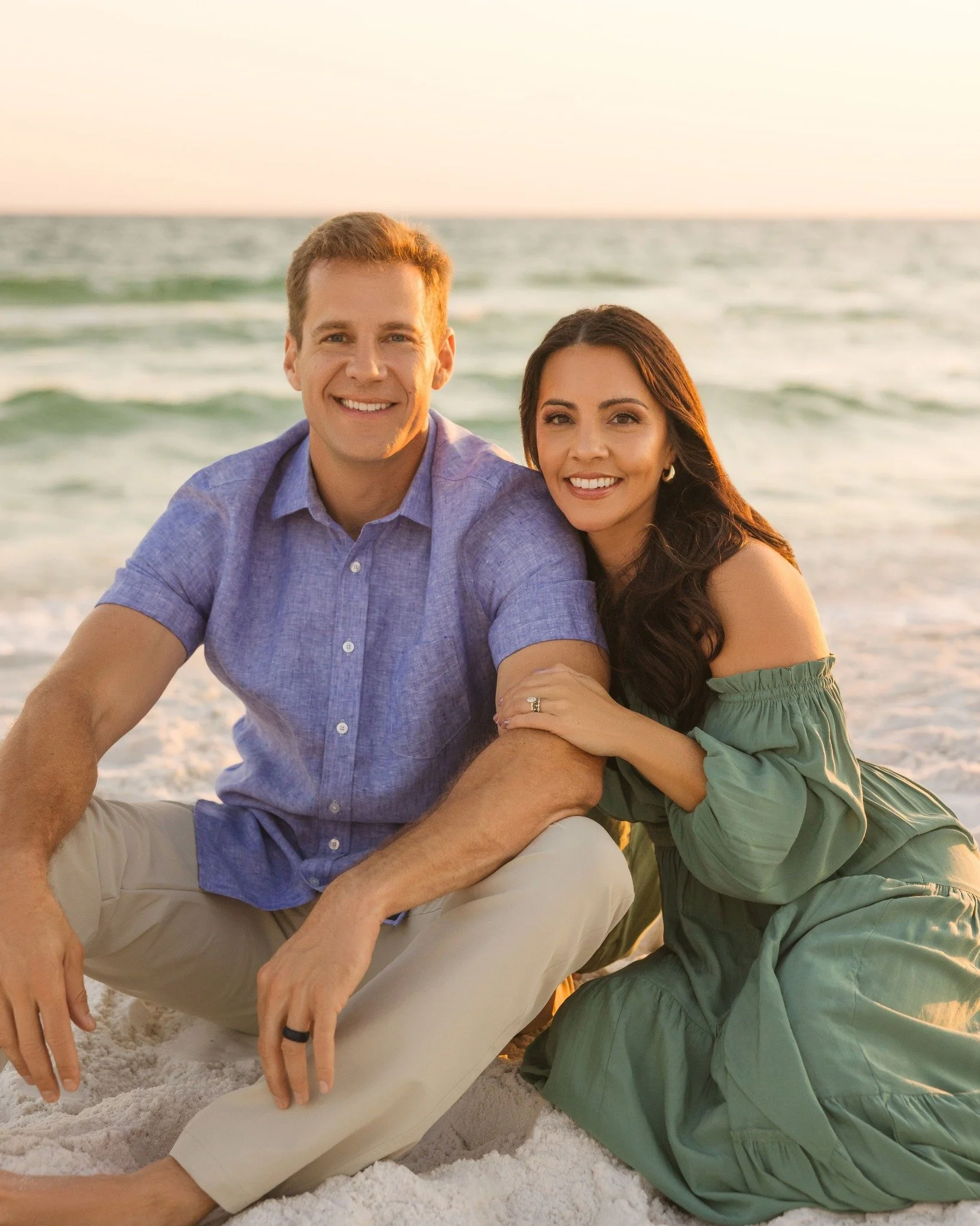 Family photos are absolutely worth it&hellip; but I get it, planning can feel stressful for mom. 🫶

Let me take the stress off your hands. From picking the perfect spot and time of day, to 
coordinating outfits for every family member, and guiding y