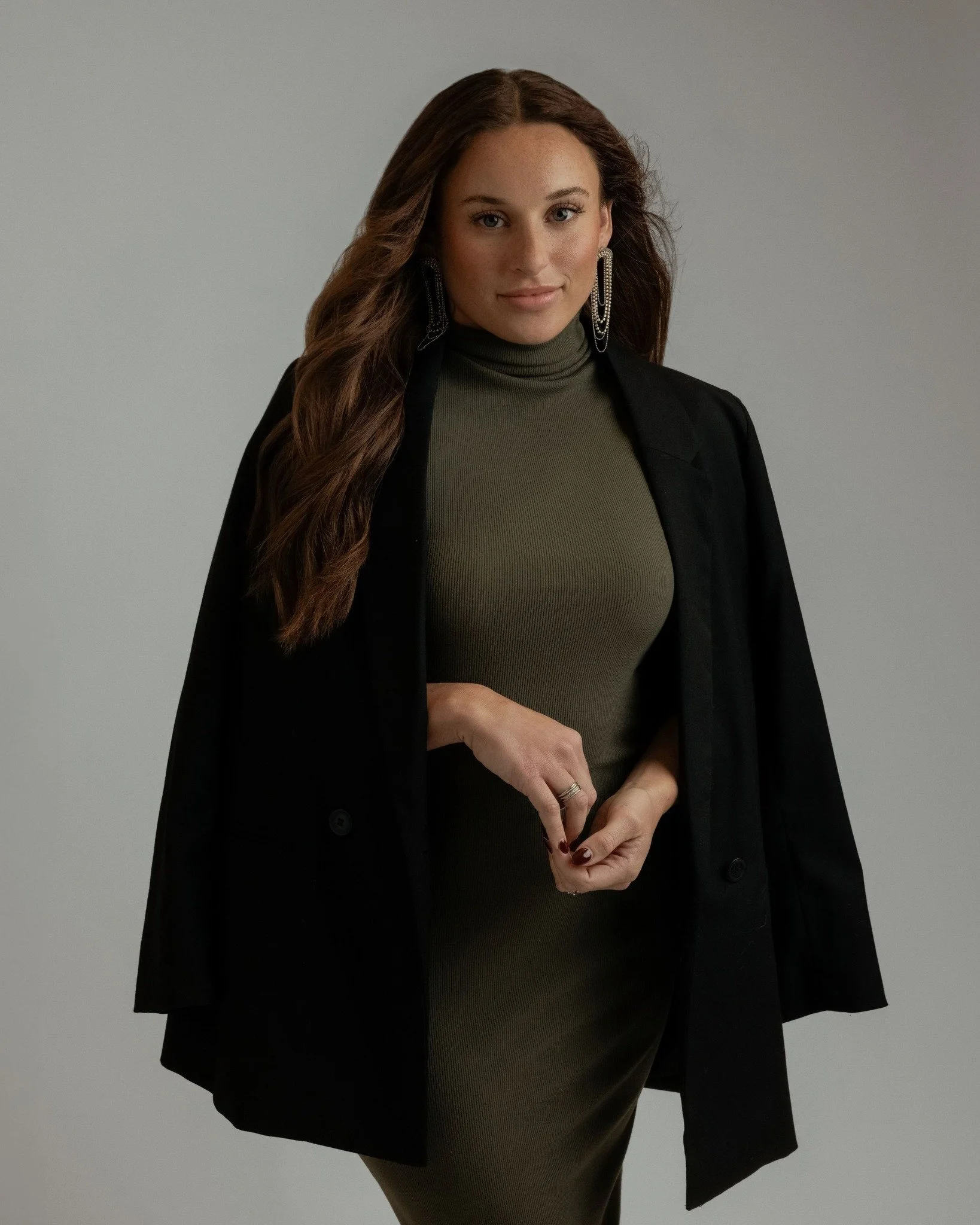 2026 Headshots ✅

It's the perfect time to update your professional photos. Whether it&rsquo;s for your team, your brand, or just a new headshot for the year, let&rsquo;s make it simple, polished, and all about you.

#HeadshotPhotography #Professiona