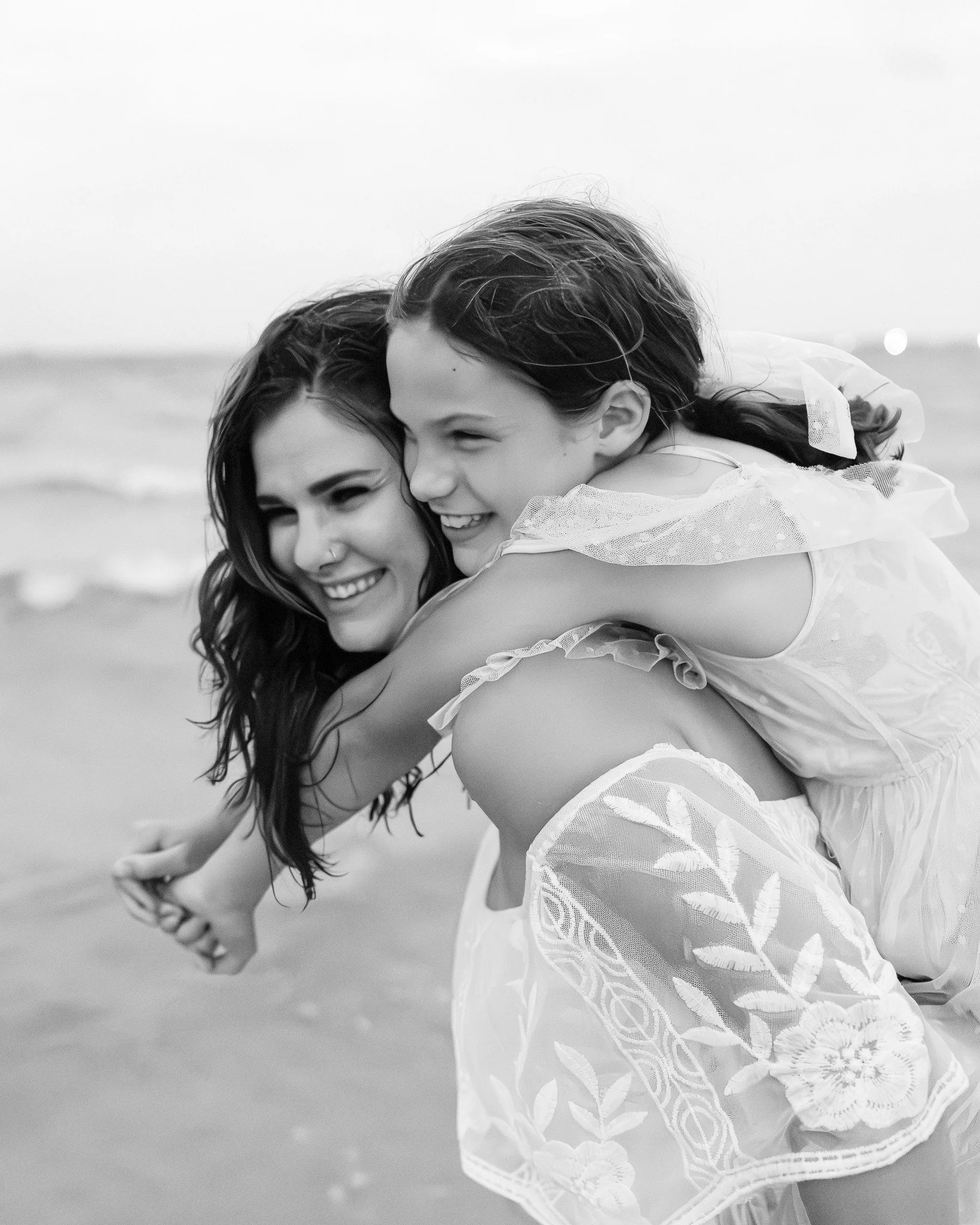 Some bonds are impossible to capture in just one photo, but we crushed it. 

What do you think??🤍

#MotherDaughterPhotos #FamilyPhotography #30AFamilyPhotographer #SantaRosaBeachPhotographer #SouthWaltonPhotographer #BeachFamilySession #FamilyPortra